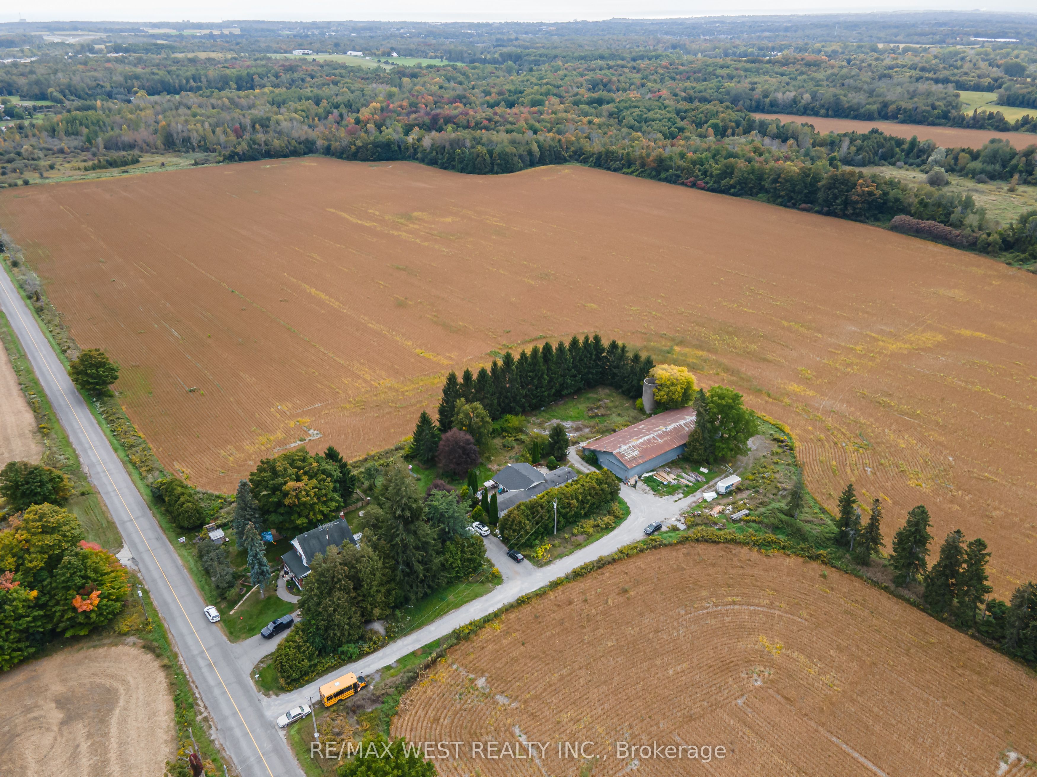 4392 Solina Road Property Photo 3