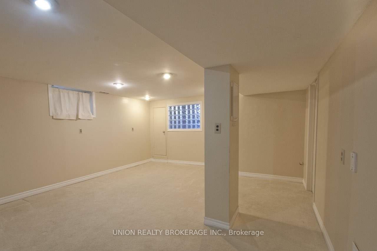 39 Gower Street Bsmt Property Photo 2