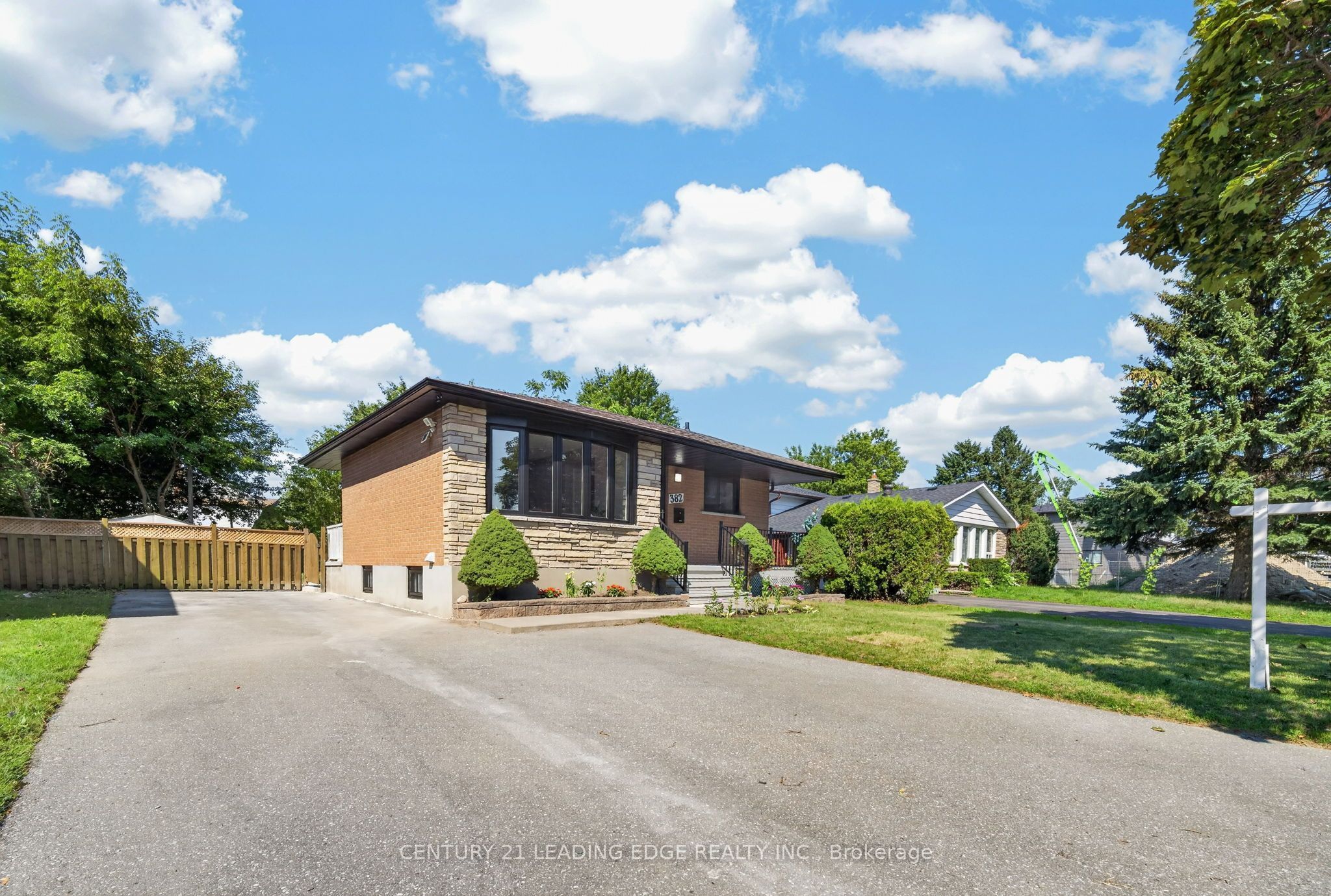382 Fairlawn Street Property Photo 4