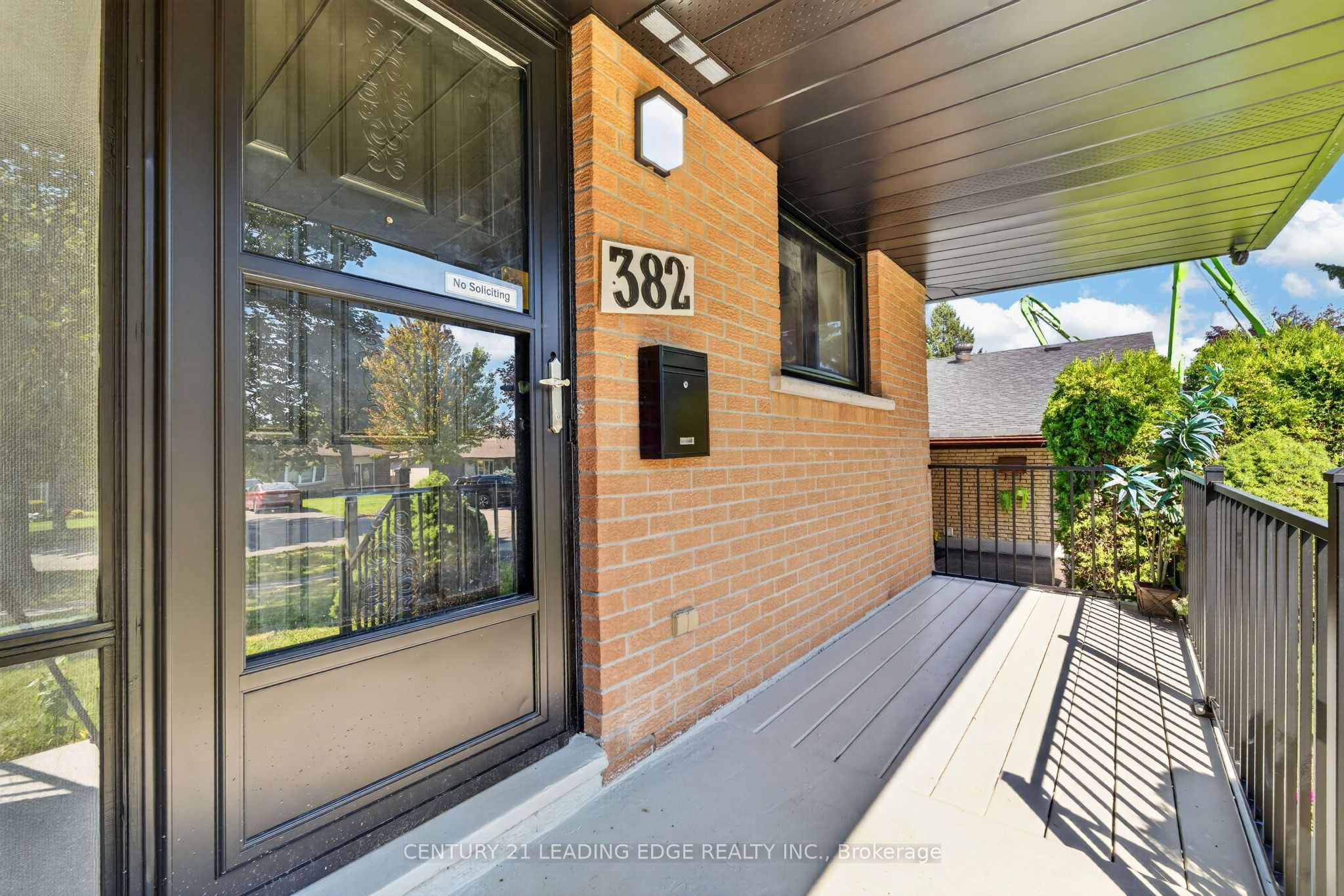 382 Fairlawn Street Property Photo 6