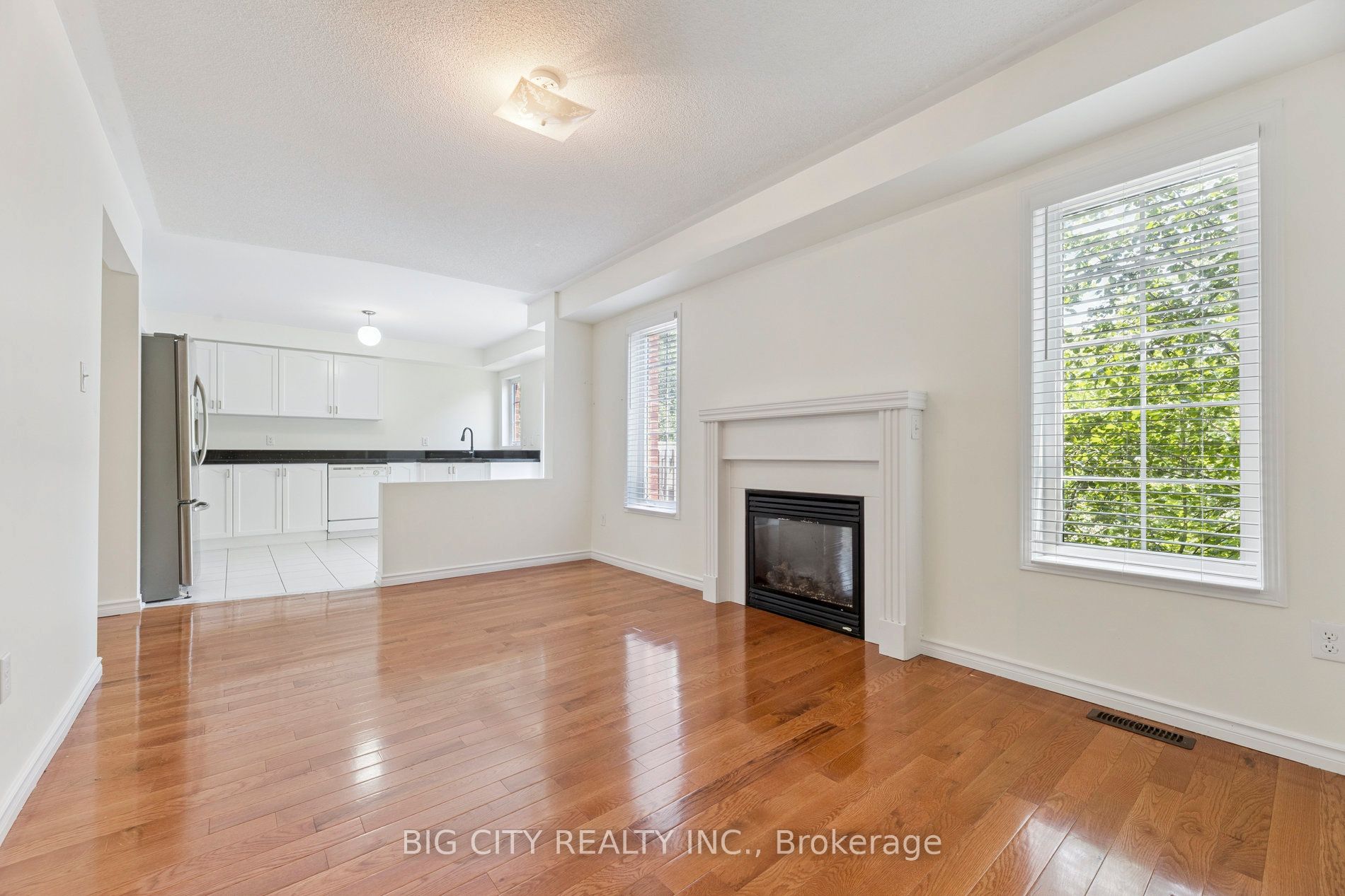 23 Angier Crescent Upper Property Photo 7