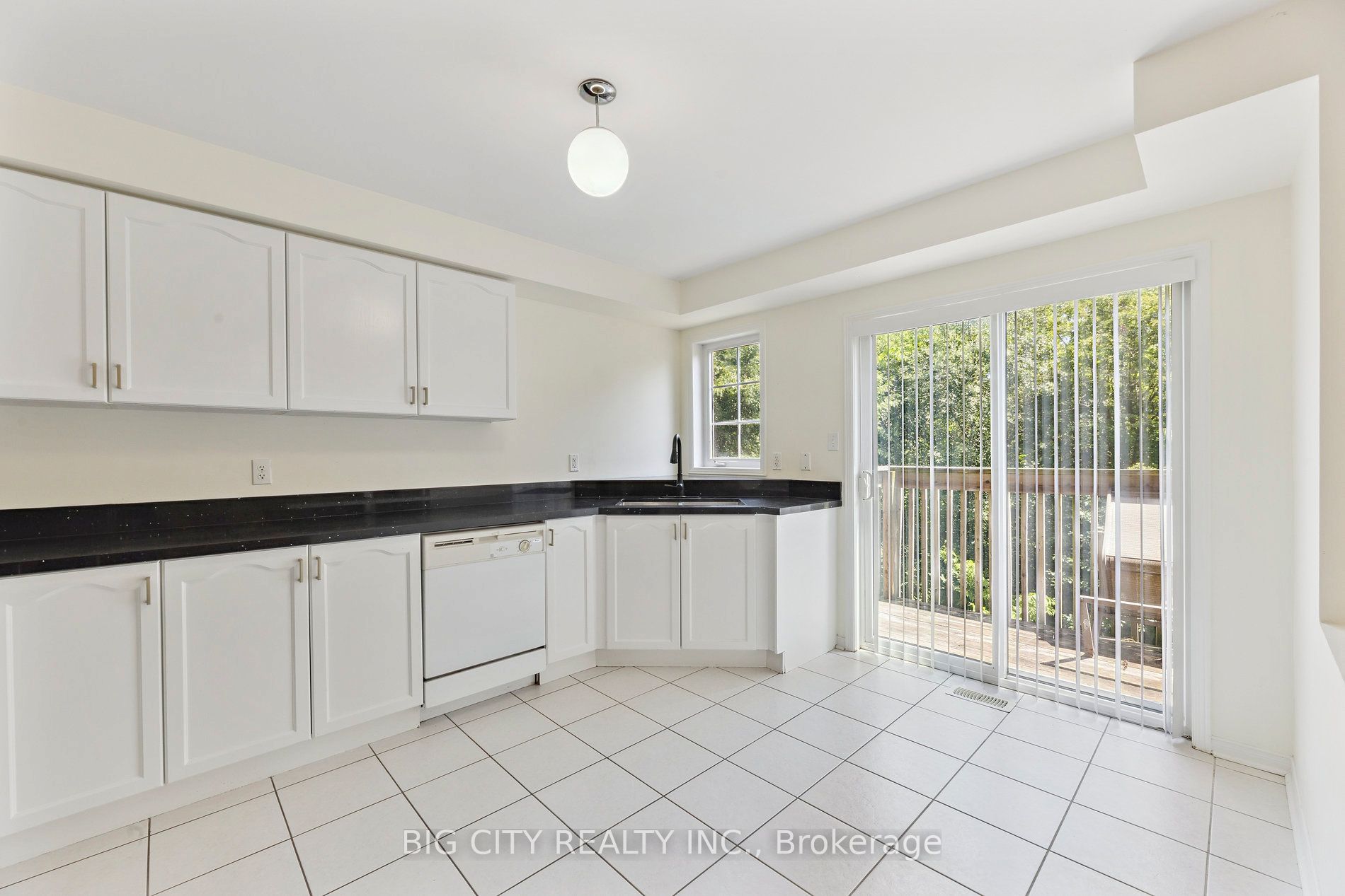 23 Angier Crescent Upper Property Photo 9