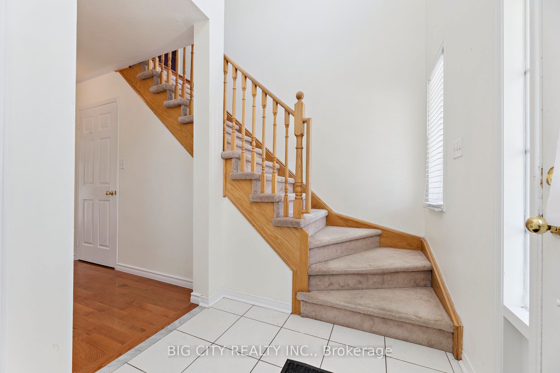 23 Angier Crescent Upper Property Photo 11