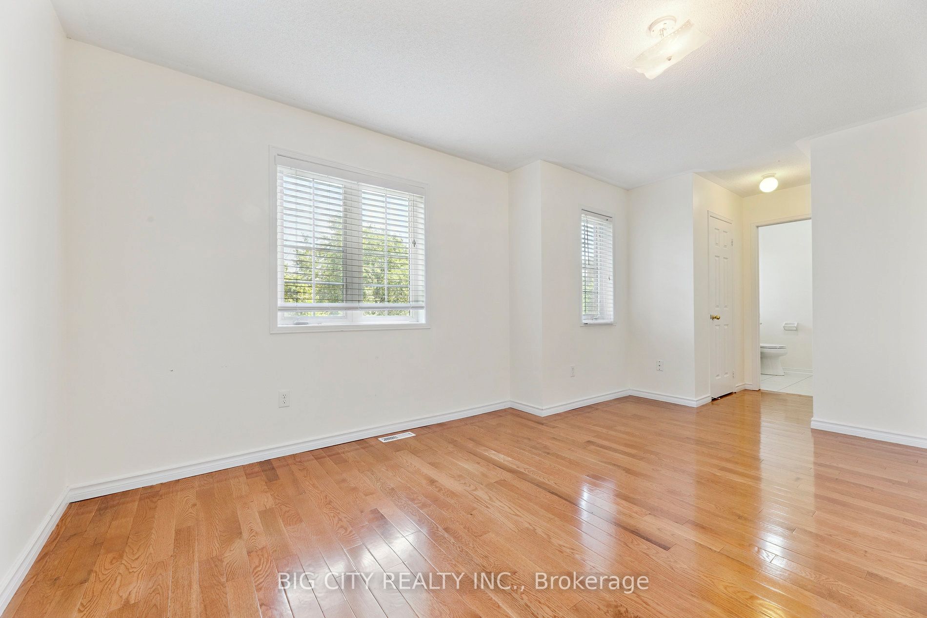 23 Angier Crescent Upper Property Photo 17