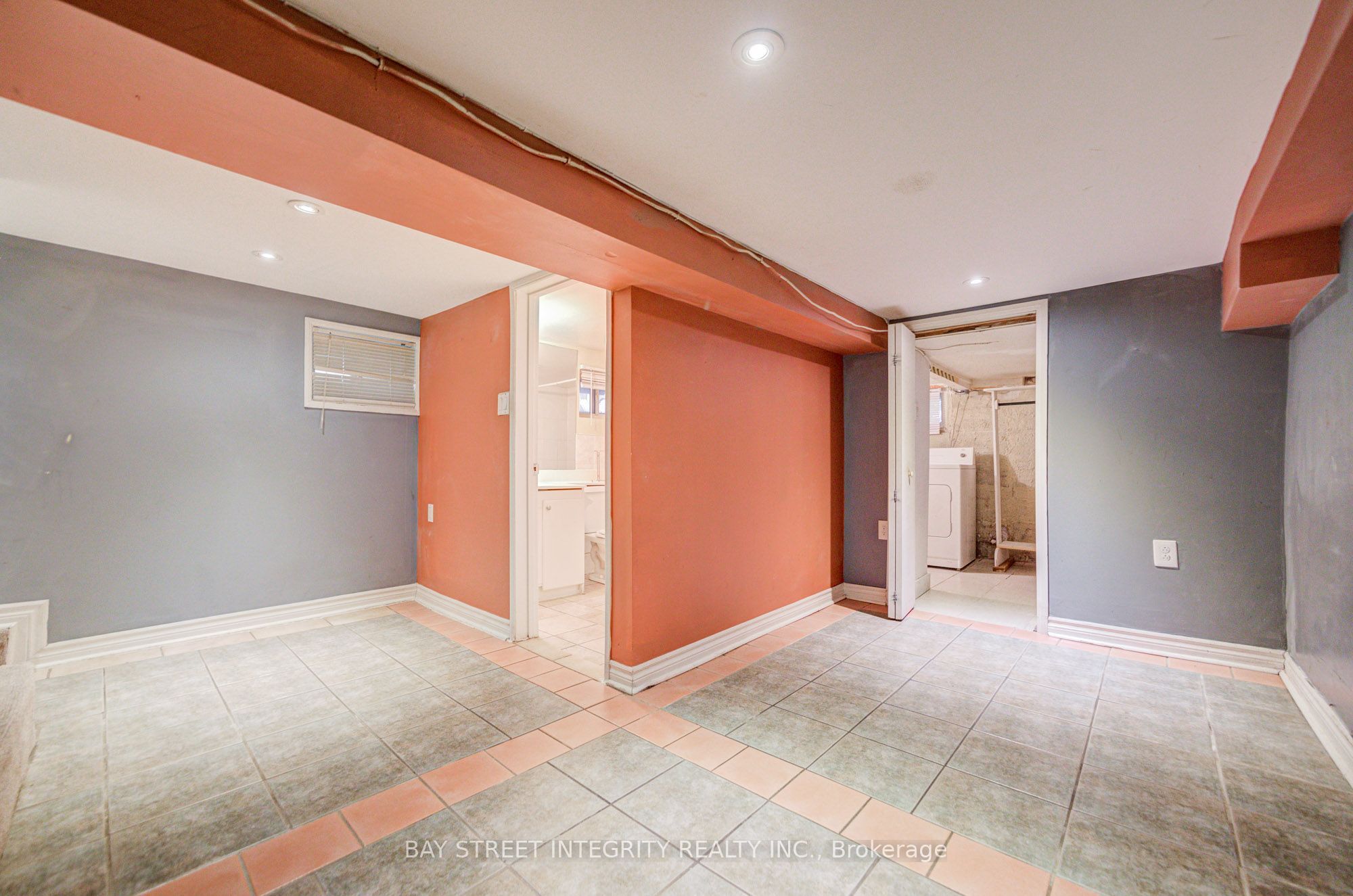 19 Robinson Avenue Property Photo 36