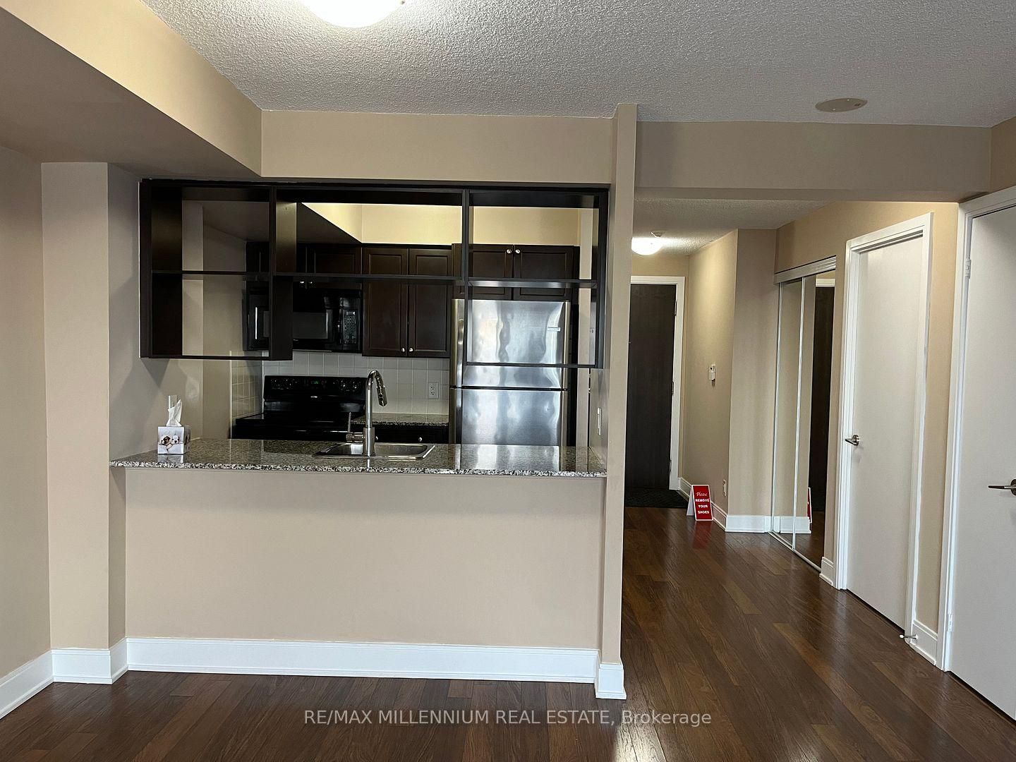 135 Village Green Square 2621 Property Photo 1
