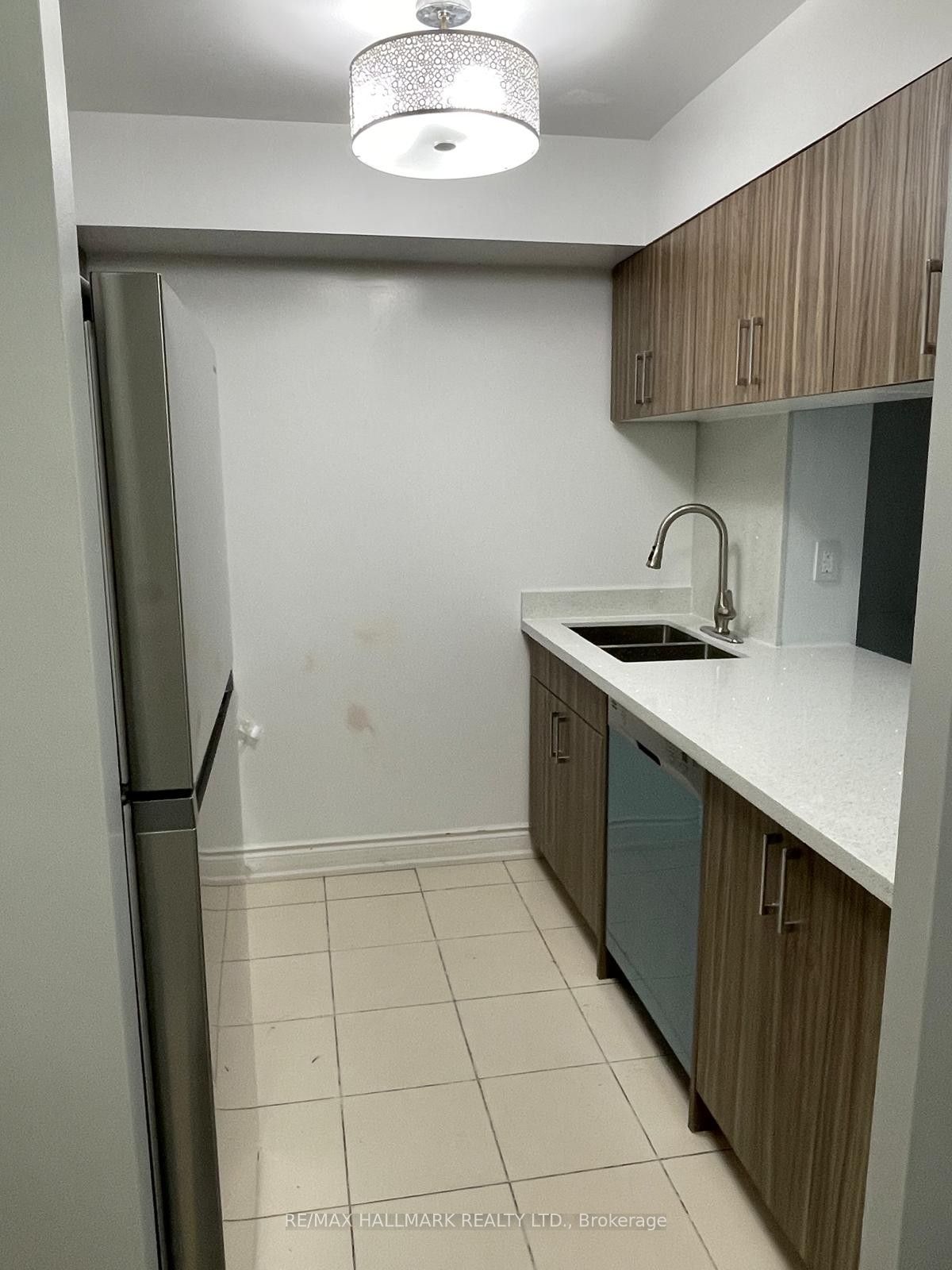 70 Town Centre Court 1805 Property Photo 13