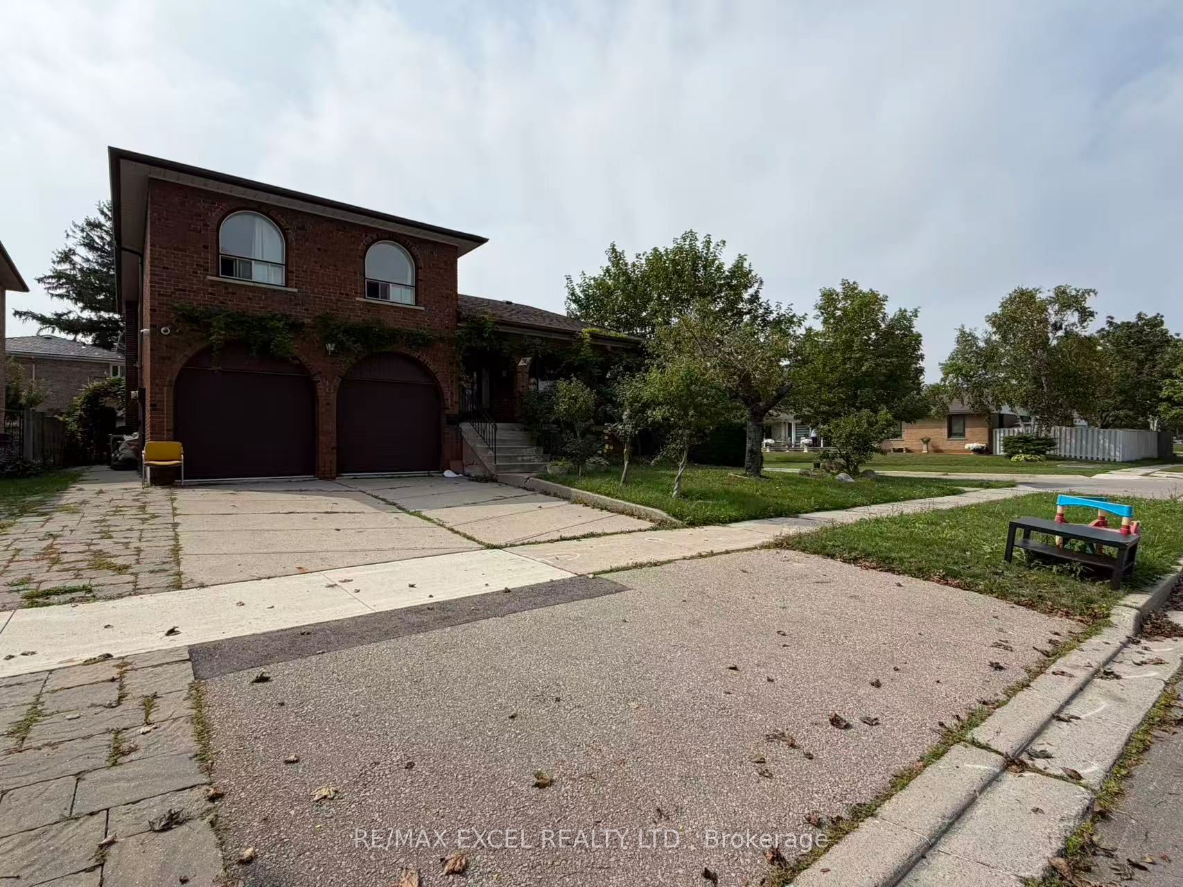 56 Leafield Drive Upper Property Photo 3