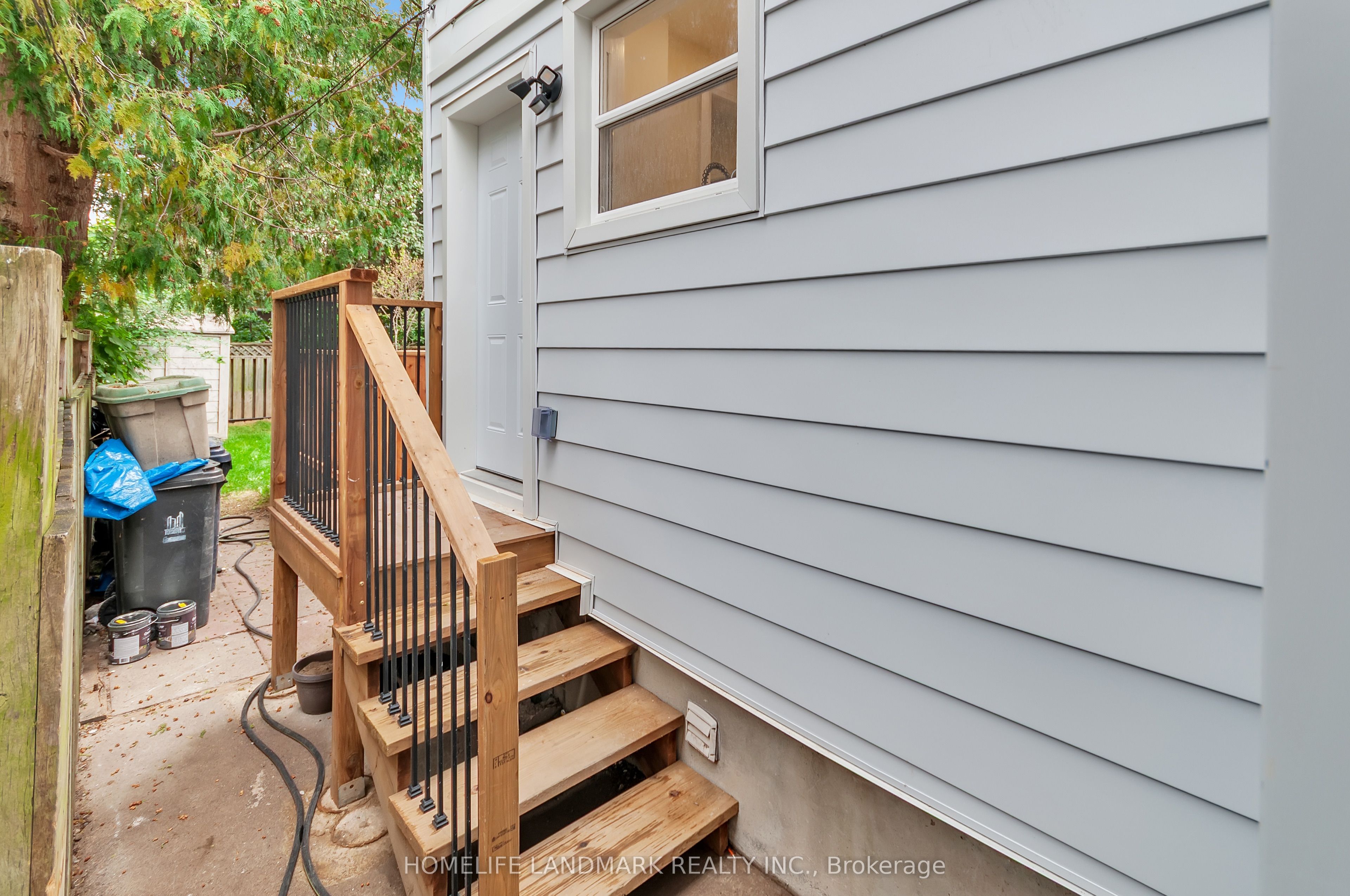 26 Queensdale Avenue Property Photo 3