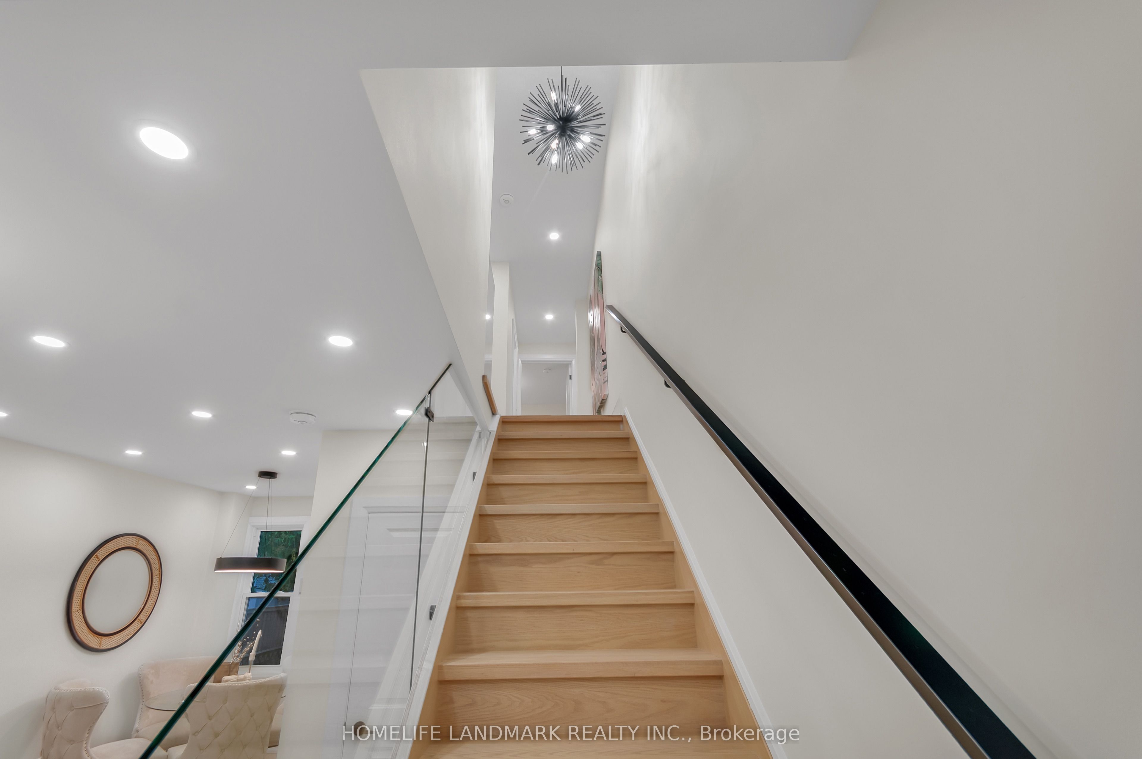 26 Queensdale Avenue Property Photo 10
