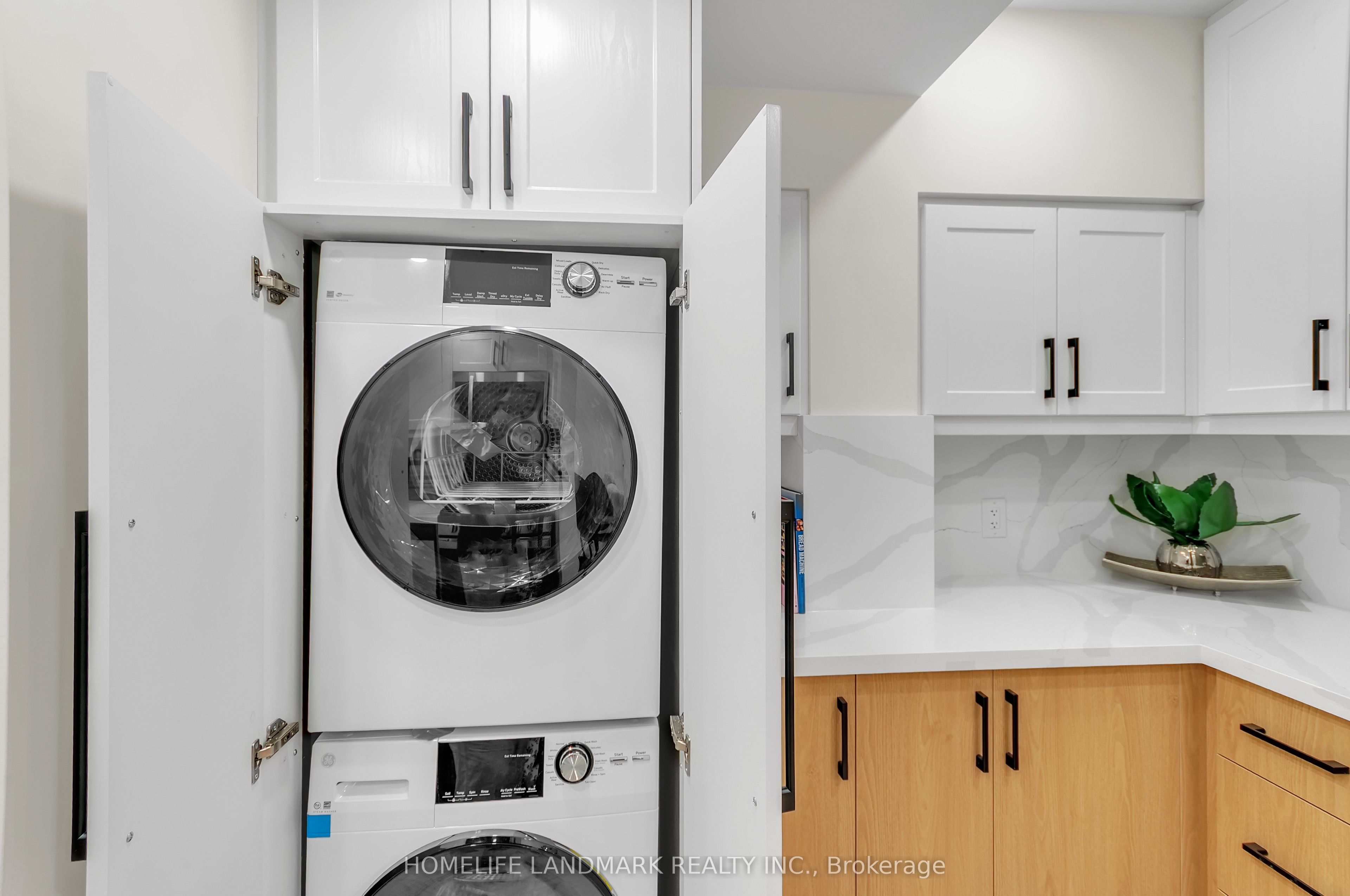 26 Queensdale Avenue Property Photo 11