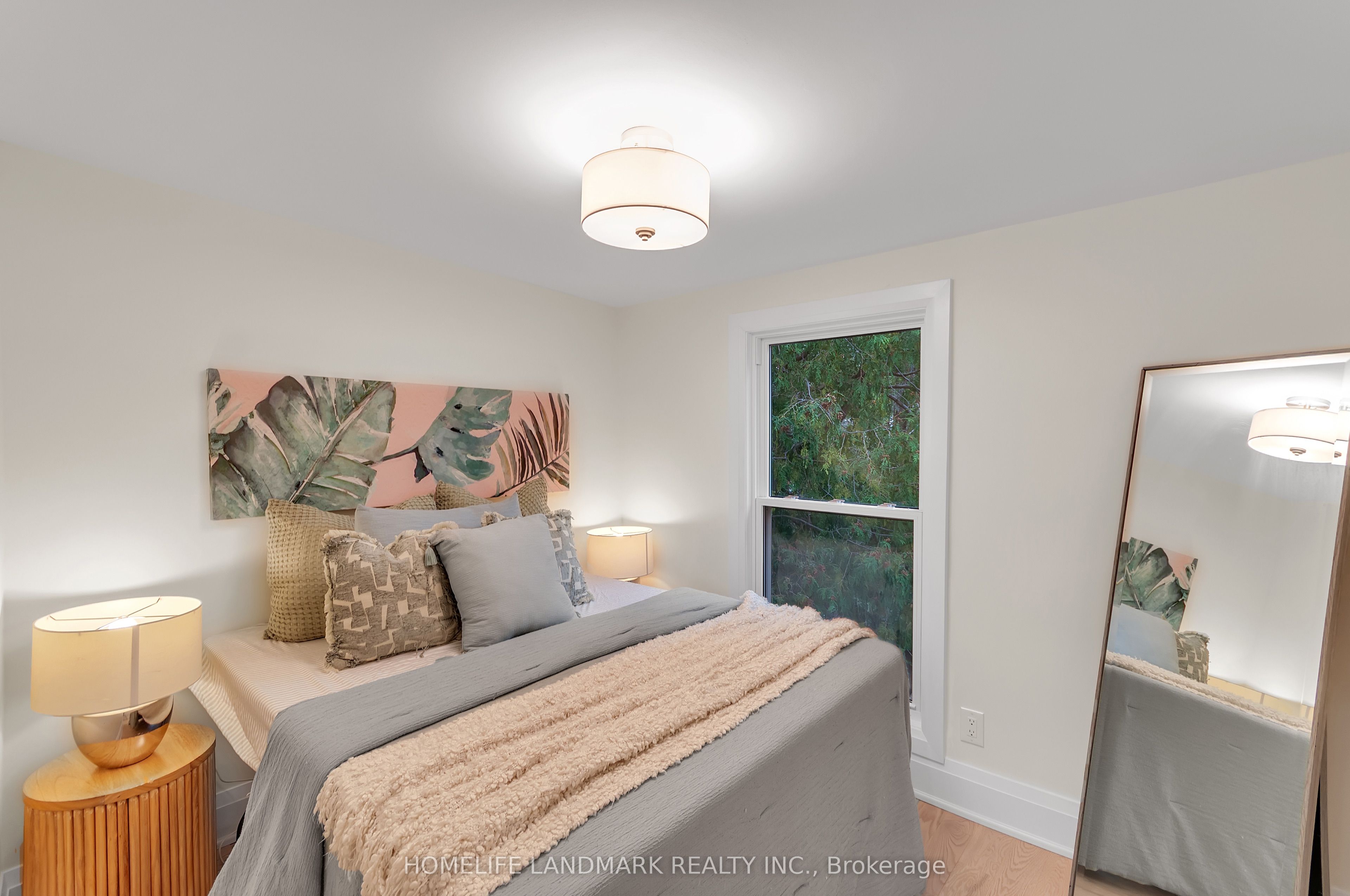 26 Queensdale Avenue Property Photo 15