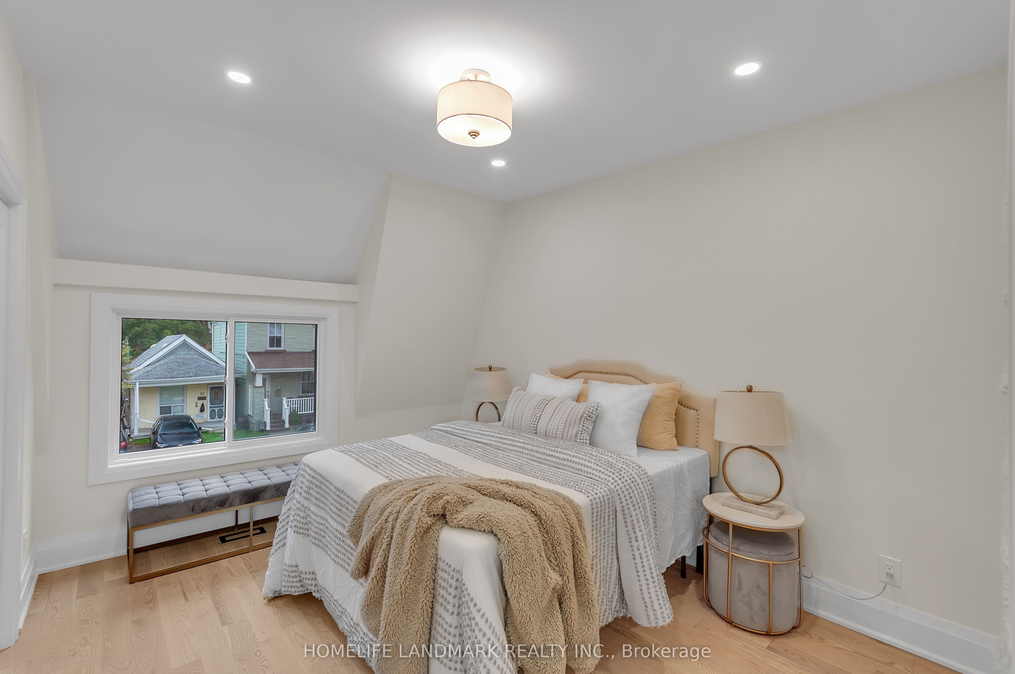 26 Queensdale Avenue Property Photo 16