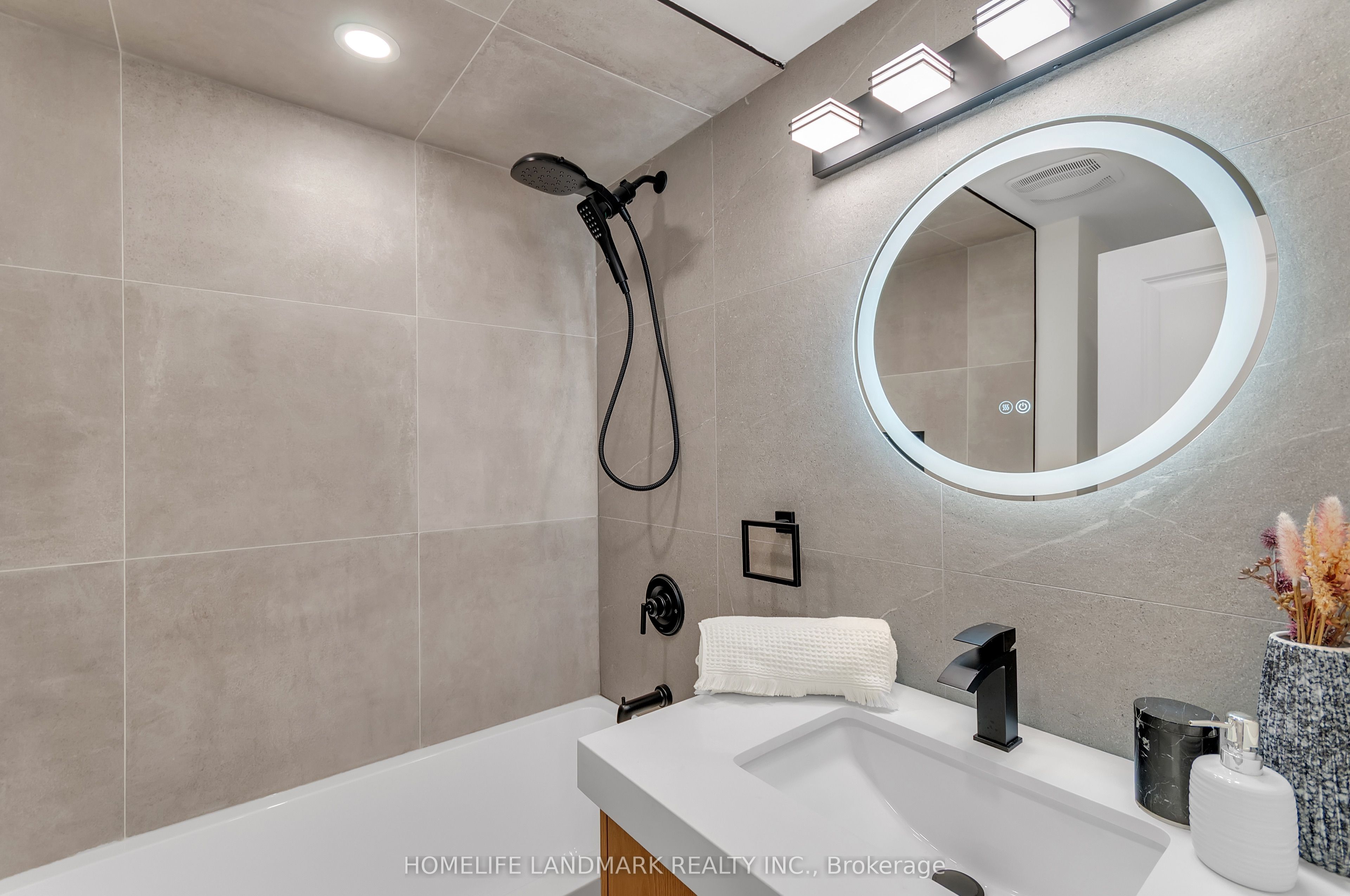 26 Queensdale Avenue Property Photo 18