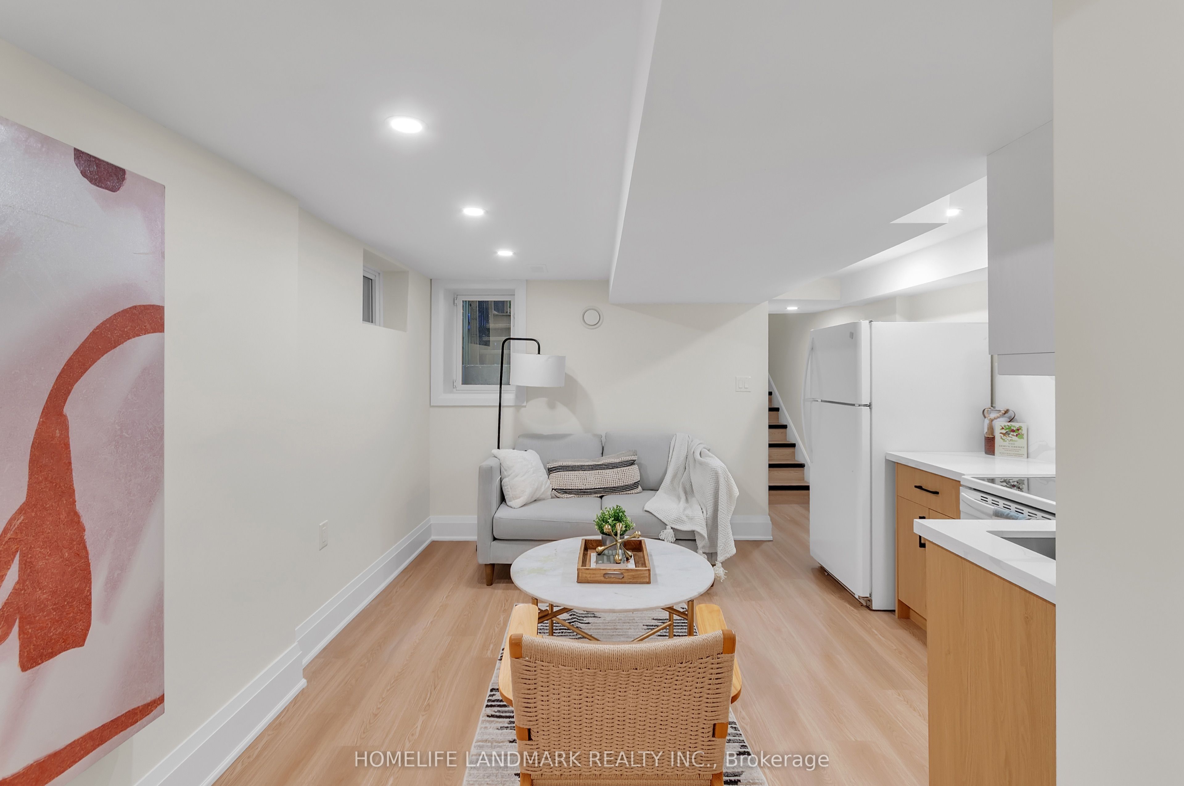 26 Queensdale Avenue Property Photo 19
