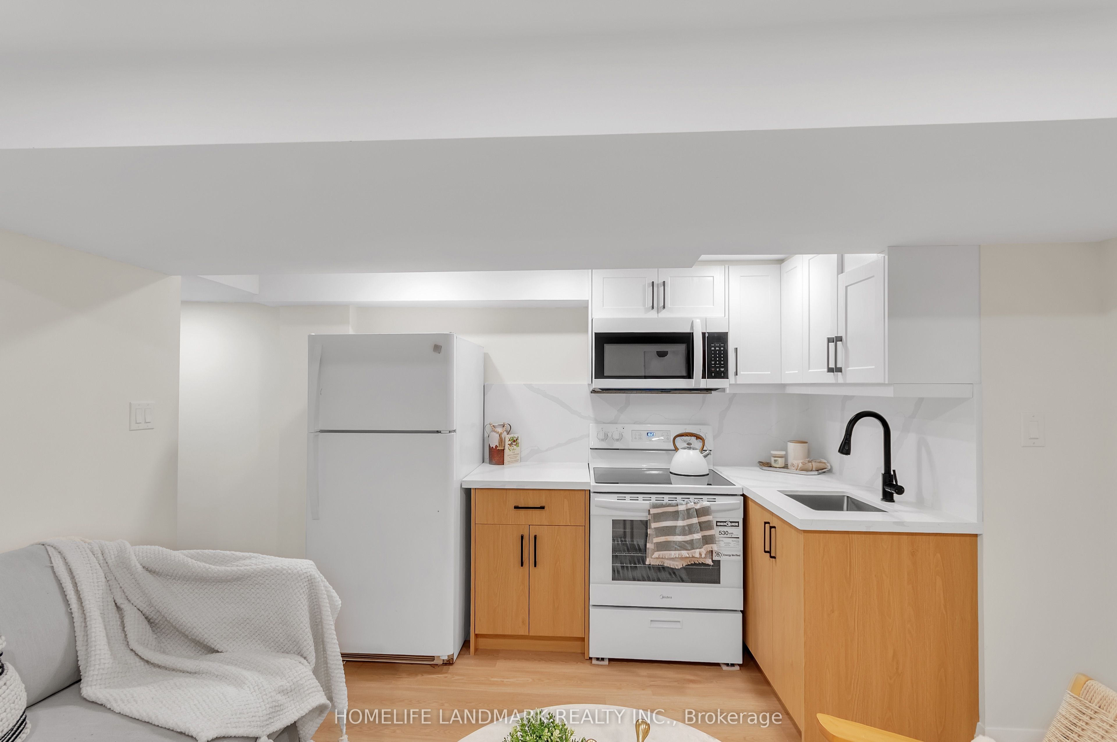 26 Queensdale Avenue Property Photo 20