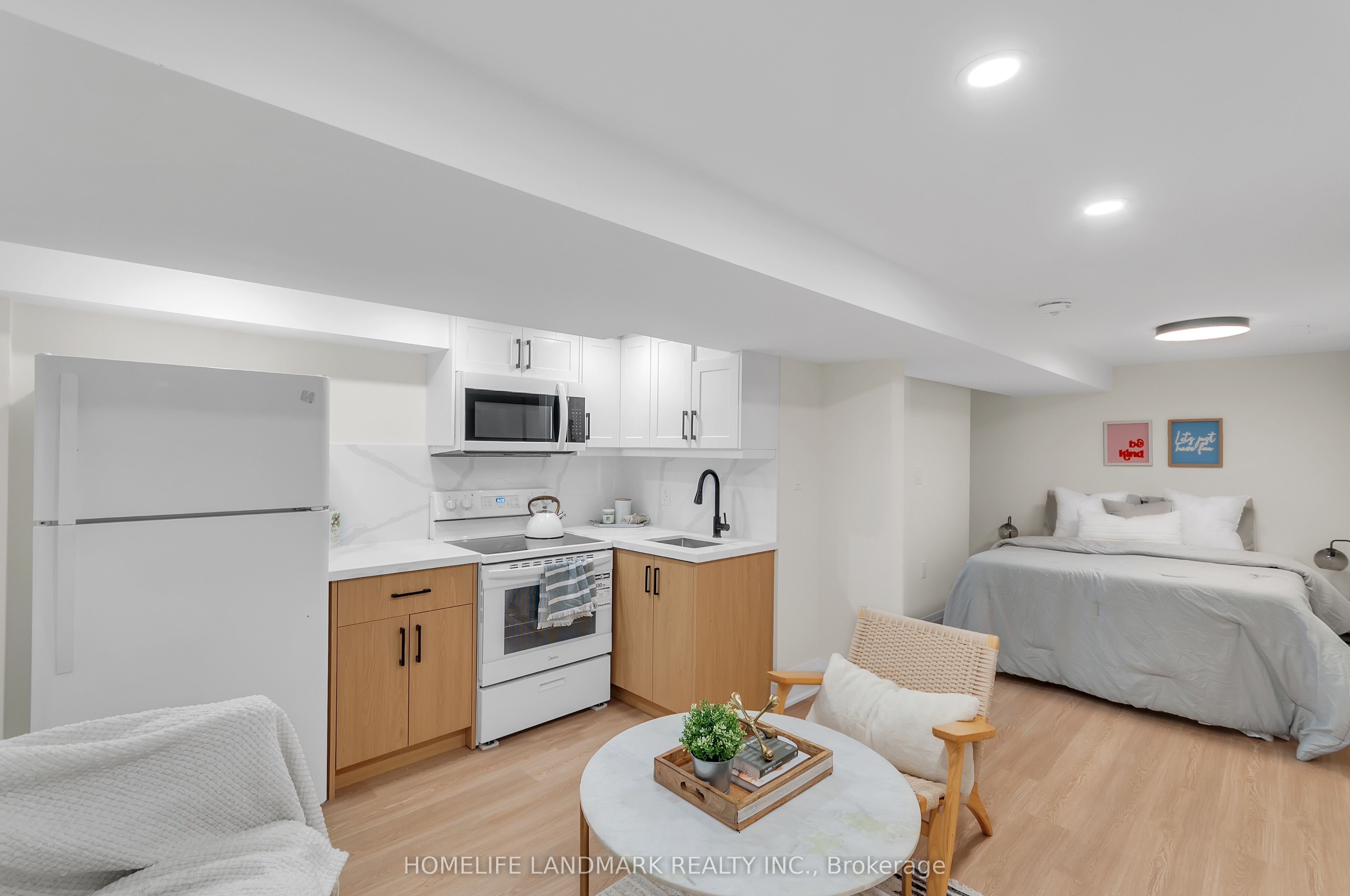 26 Queensdale Avenue Property Photo 21
