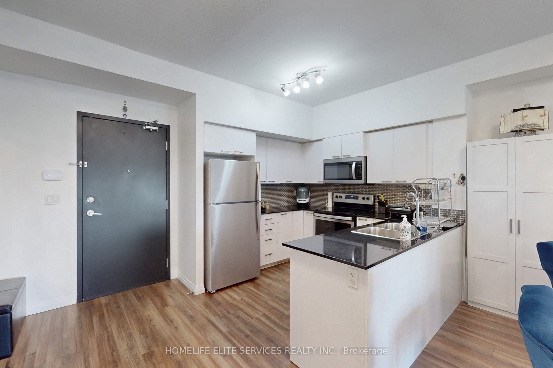 2152 Lawrence Avenue E 210 Property Photo 14