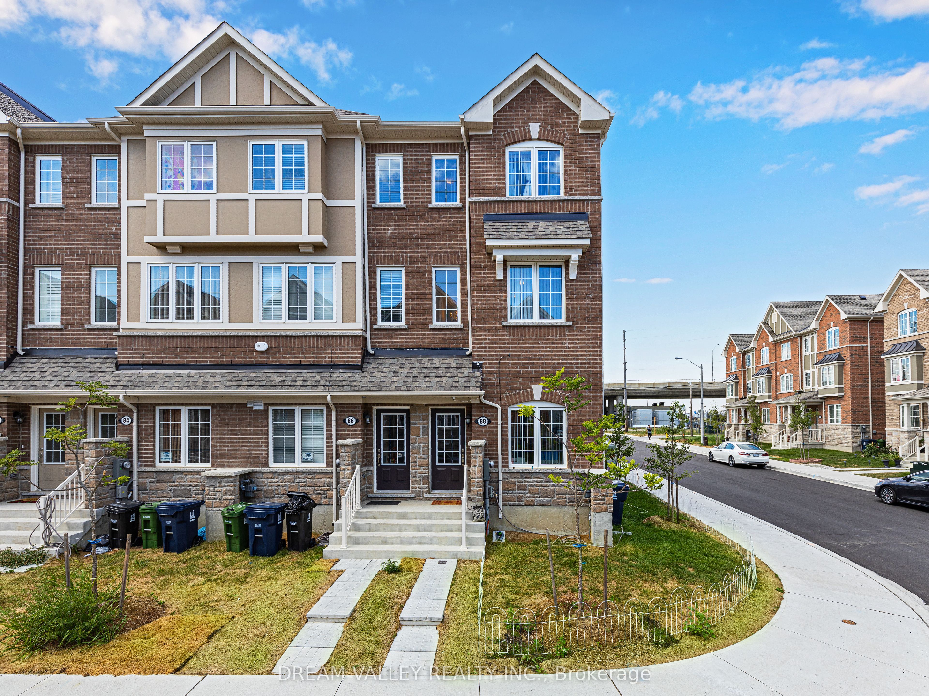 88 Jolly Way S