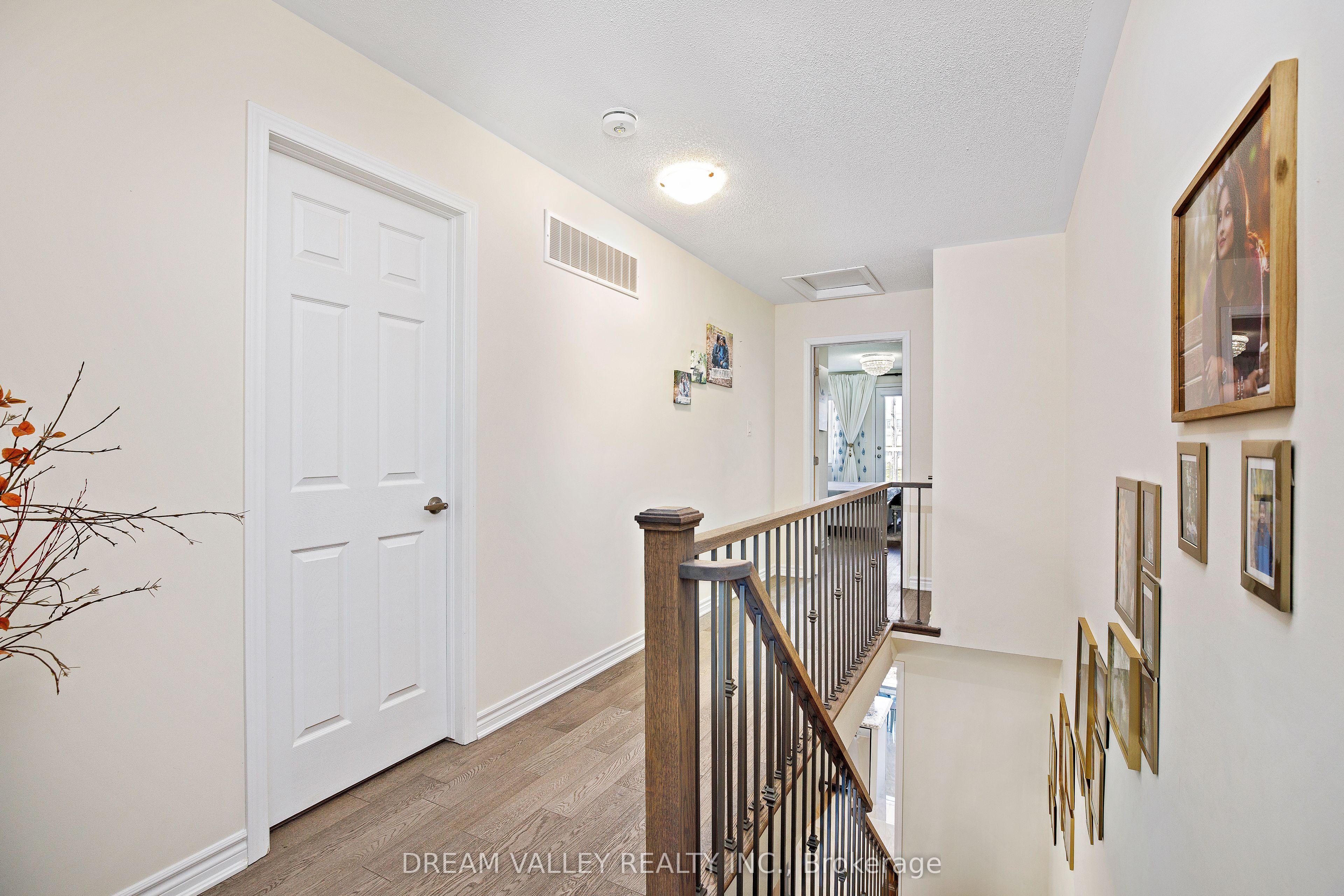 88 Jolly Way S Property Photo 9