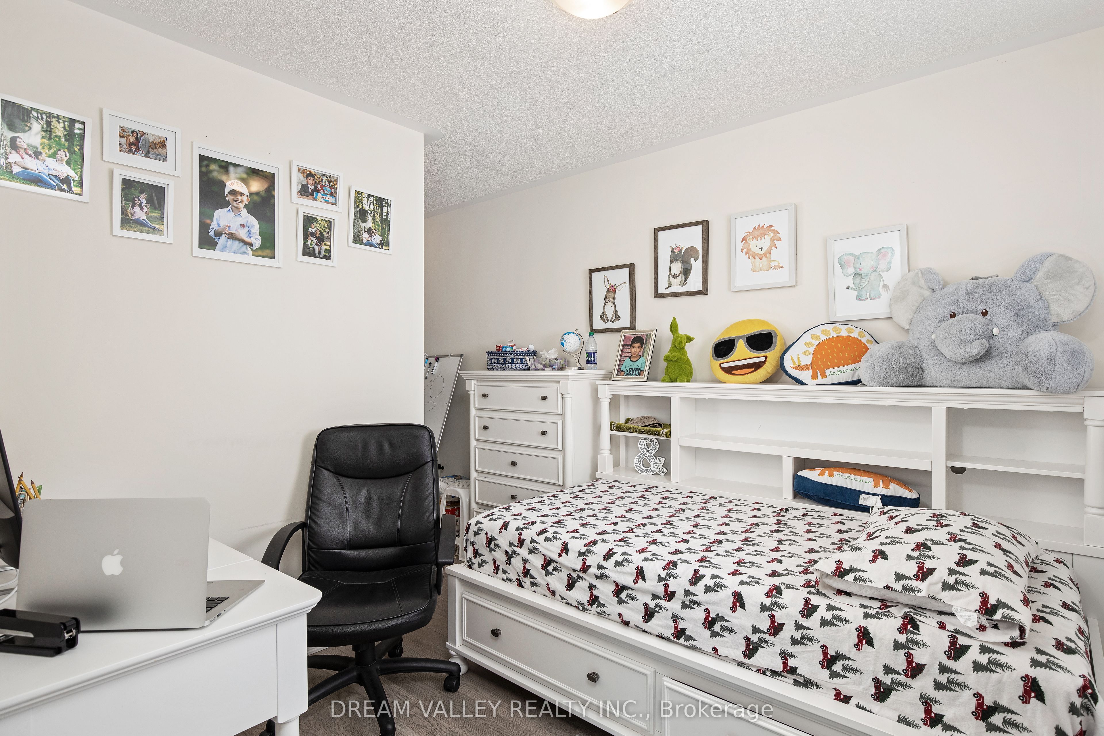 88 Jolly Way S Property Photo 13