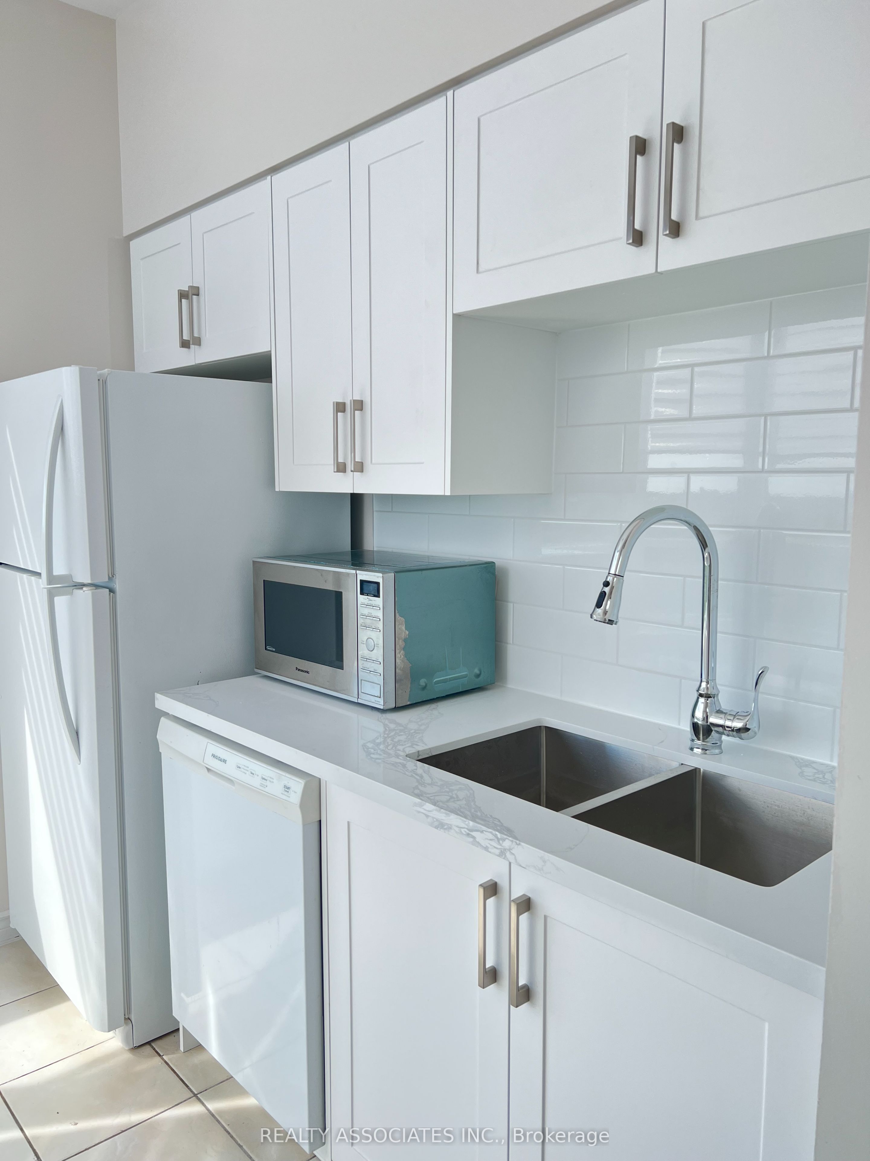 2627 Mccowan Road Lph17 Property Photo 4