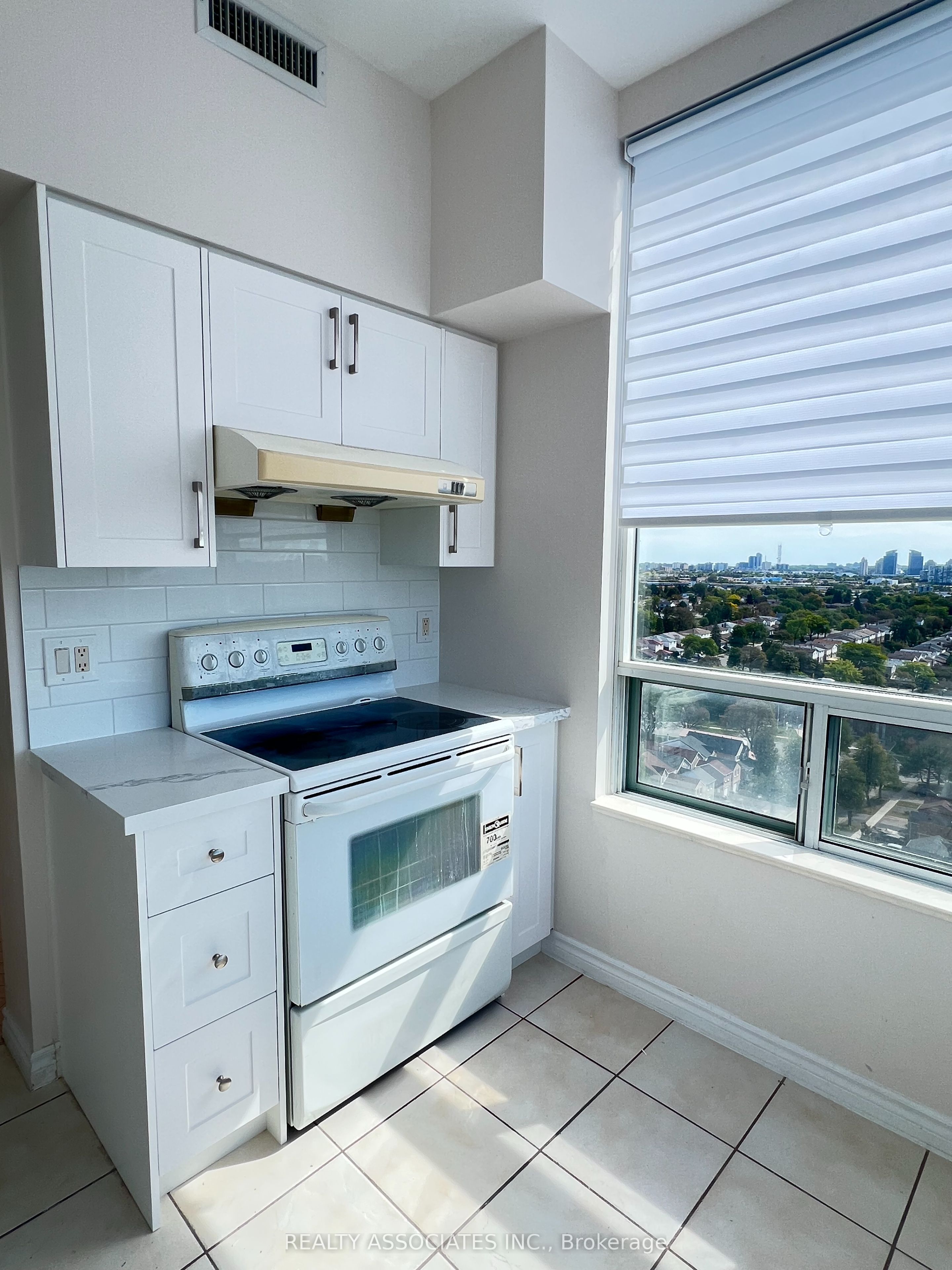 2627 Mccowan Road Lph17 Property Photo 6