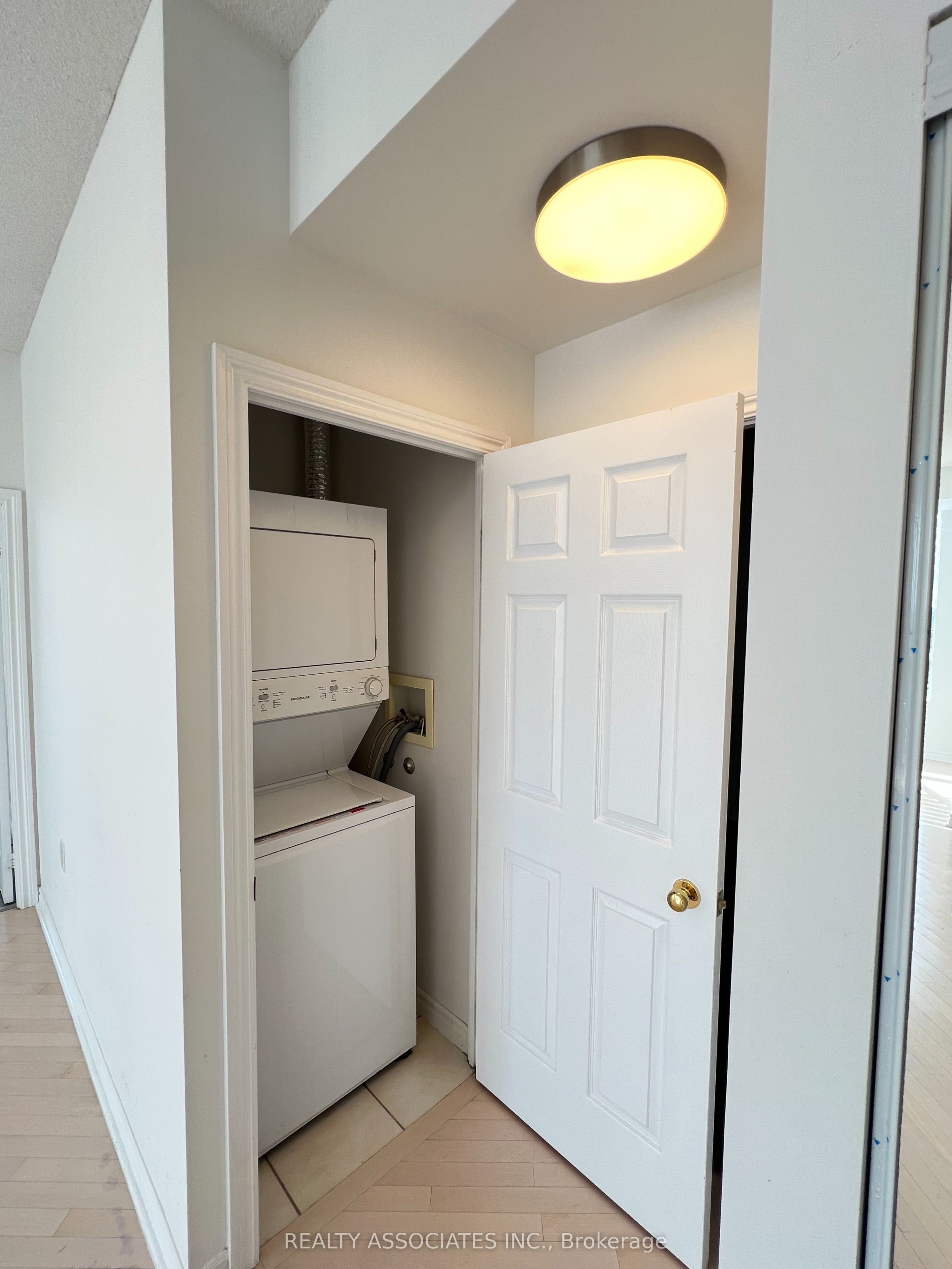 2627 Mccowan Road Lph17 Property Photo 9