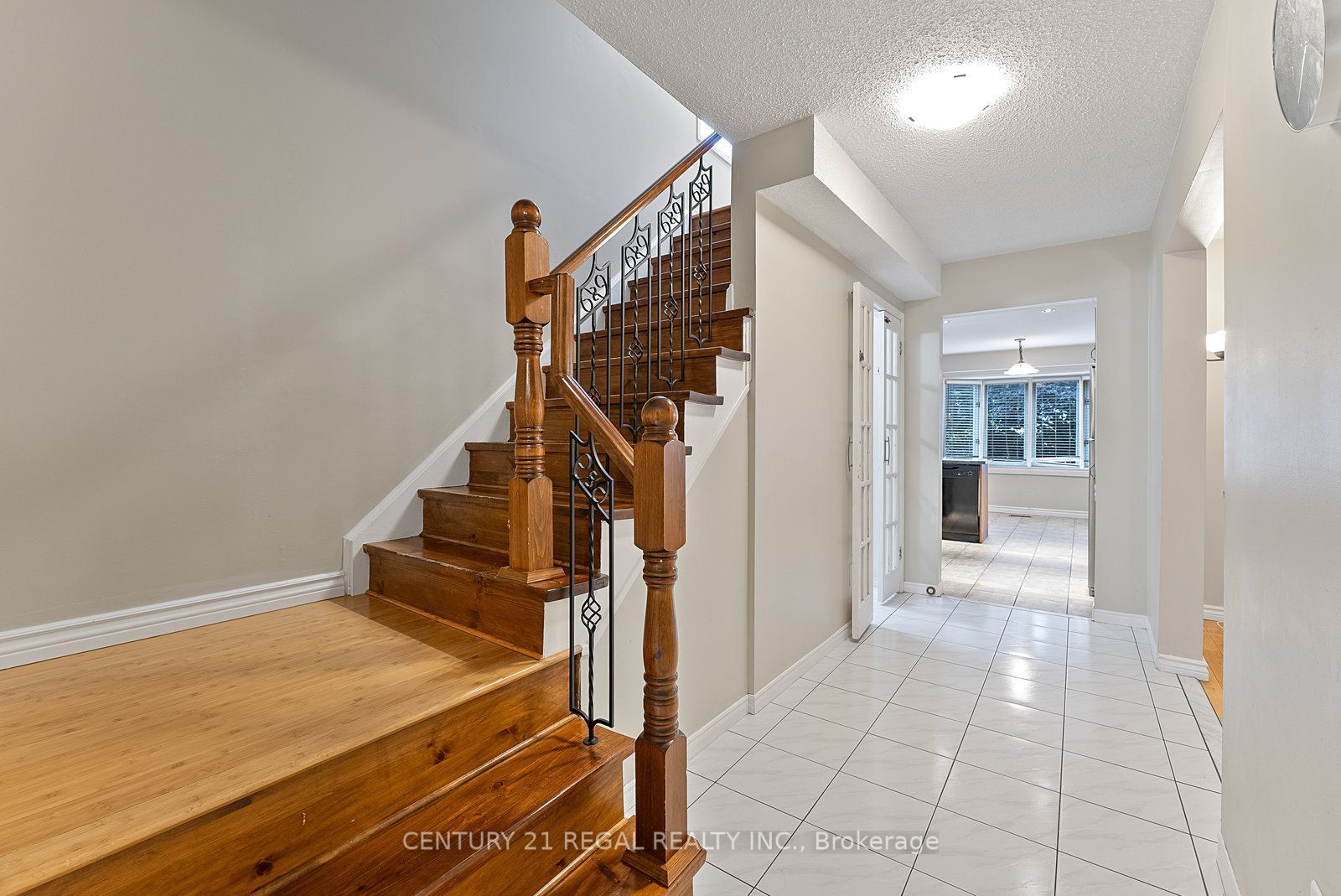 28 Ecclesfield Drive Property Photo 5
