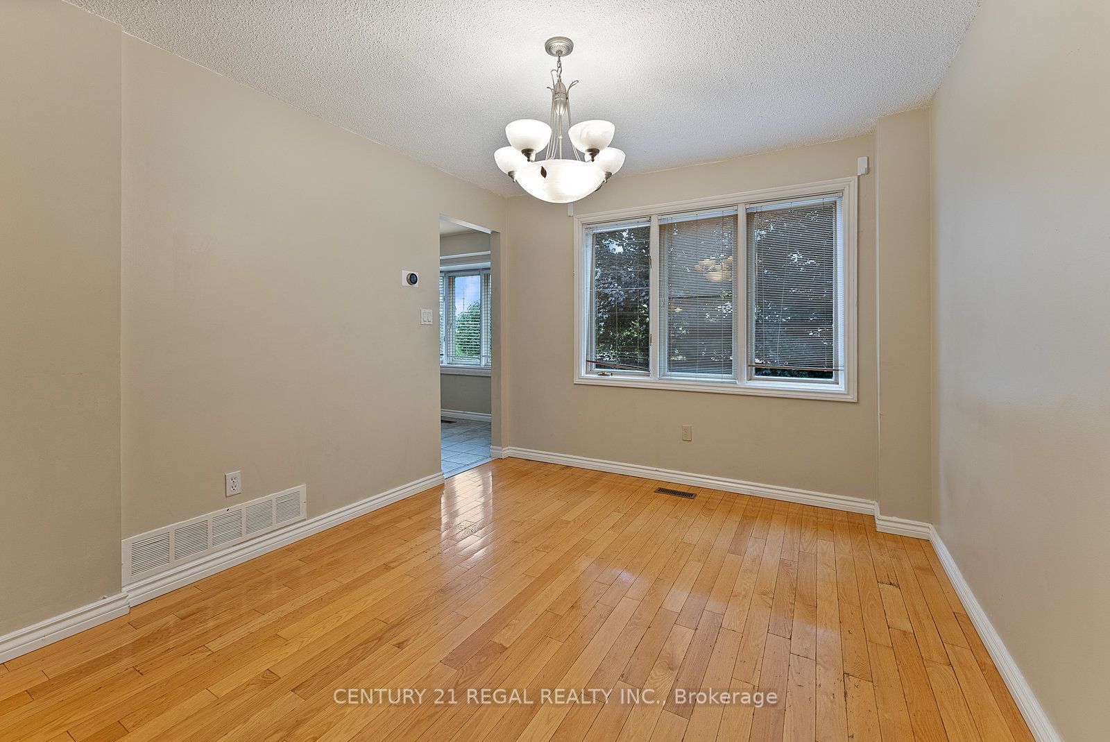 28 Ecclesfield Drive Property Photo 12