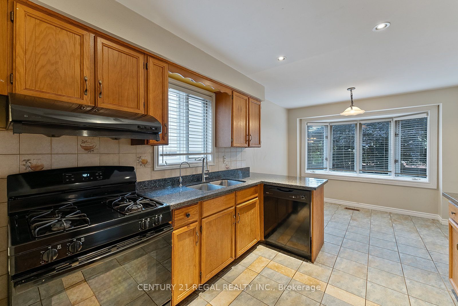 28 Ecclesfield Drive Property Photo 16