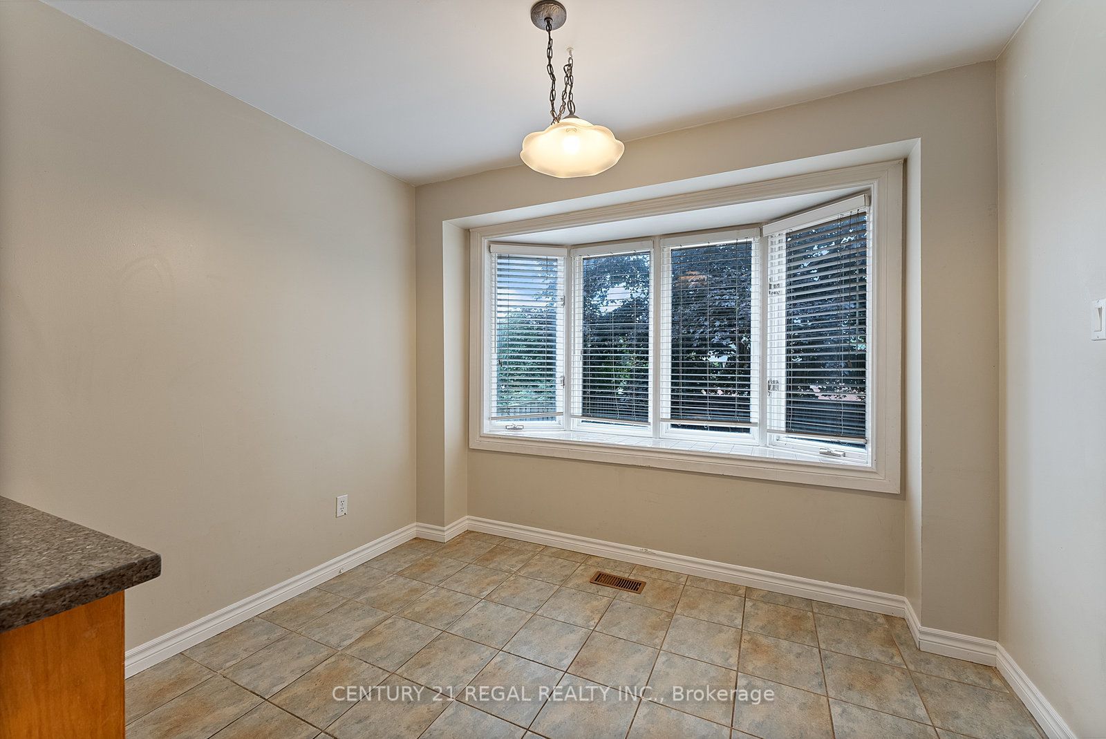28 Ecclesfield Drive Property Photo 20