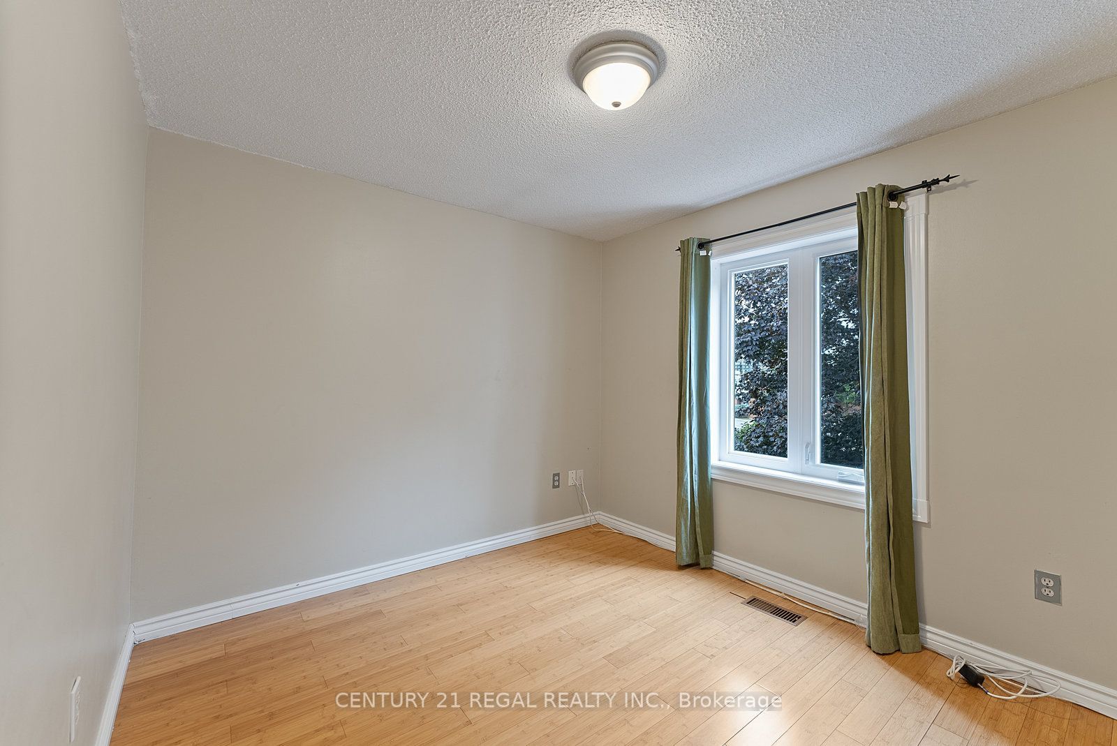 28 Ecclesfield Drive Property Photo 33
