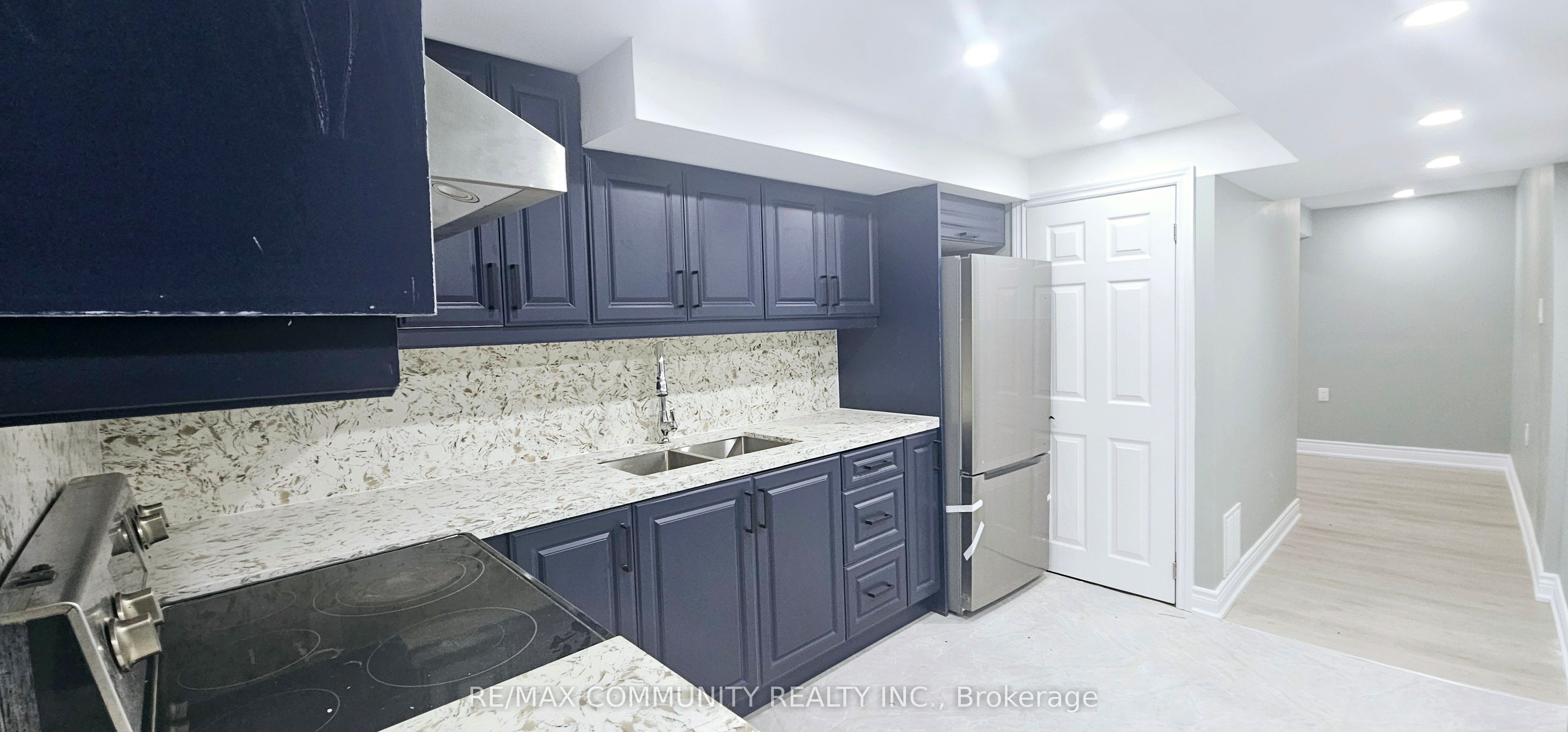 68 Hyacinth Crescent Basement Property Photo 6