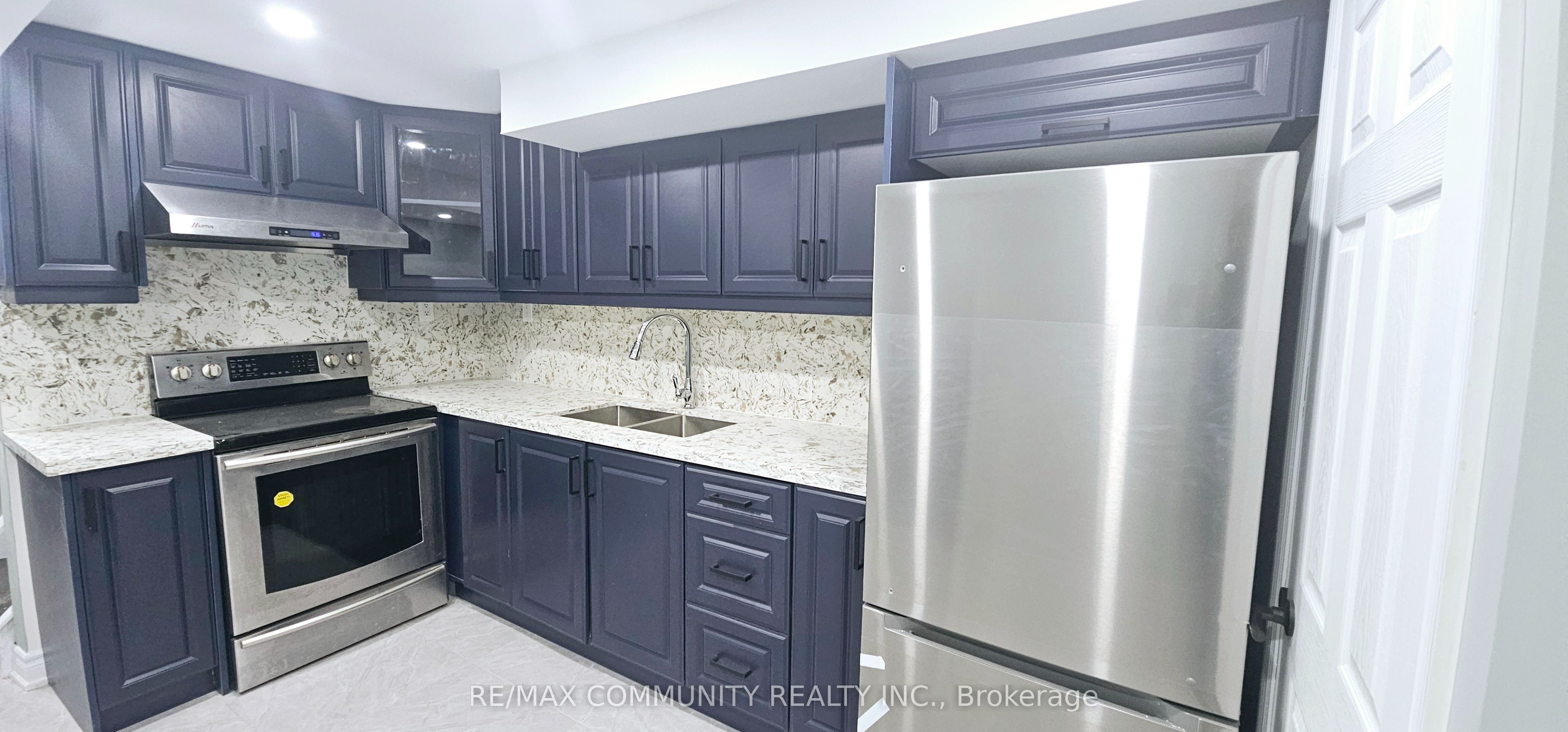 68 Hyacinth Crescent Basement Property Photo 8