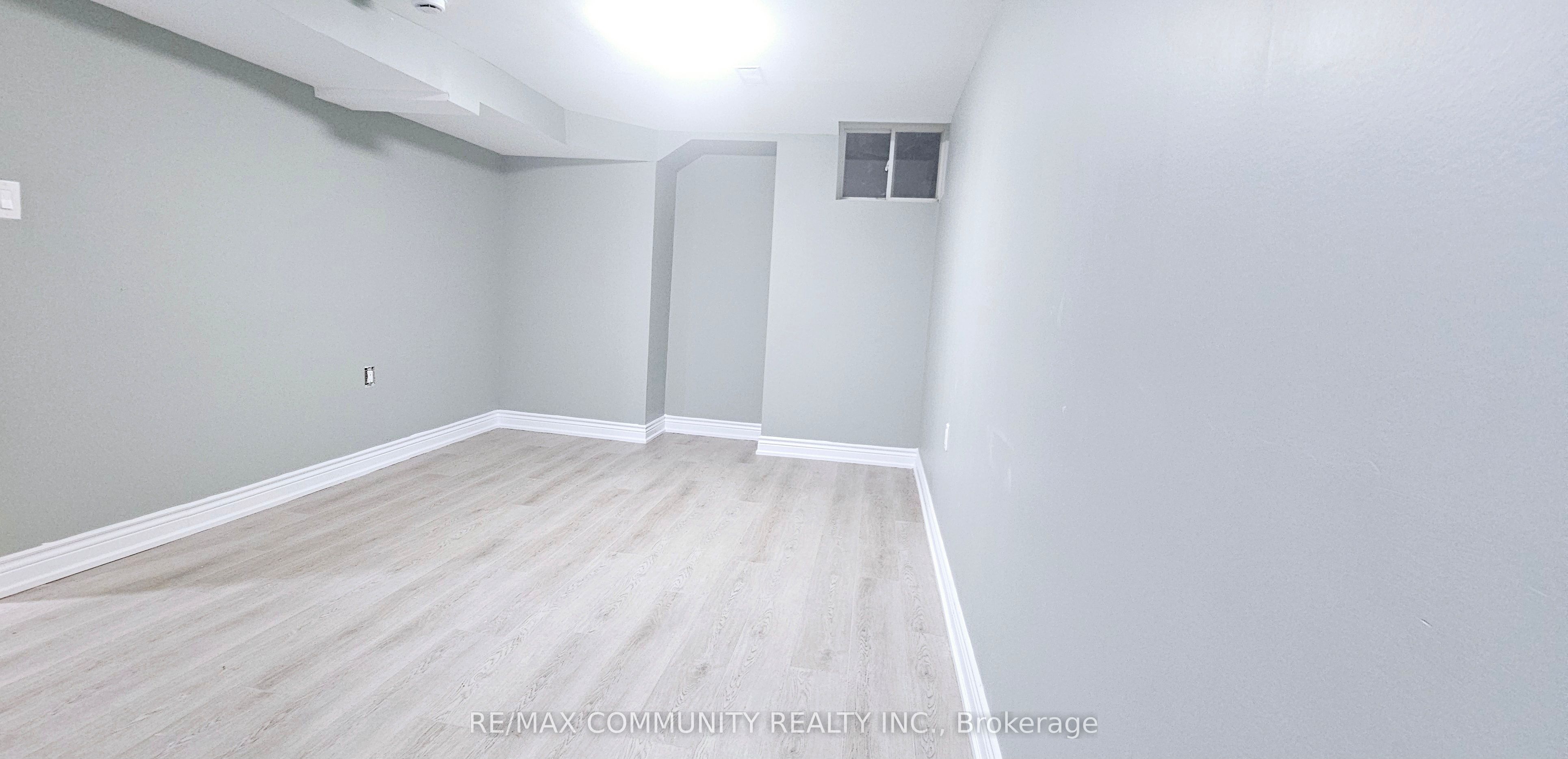 68 Hyacinth Crescent Basement Property Photo 9