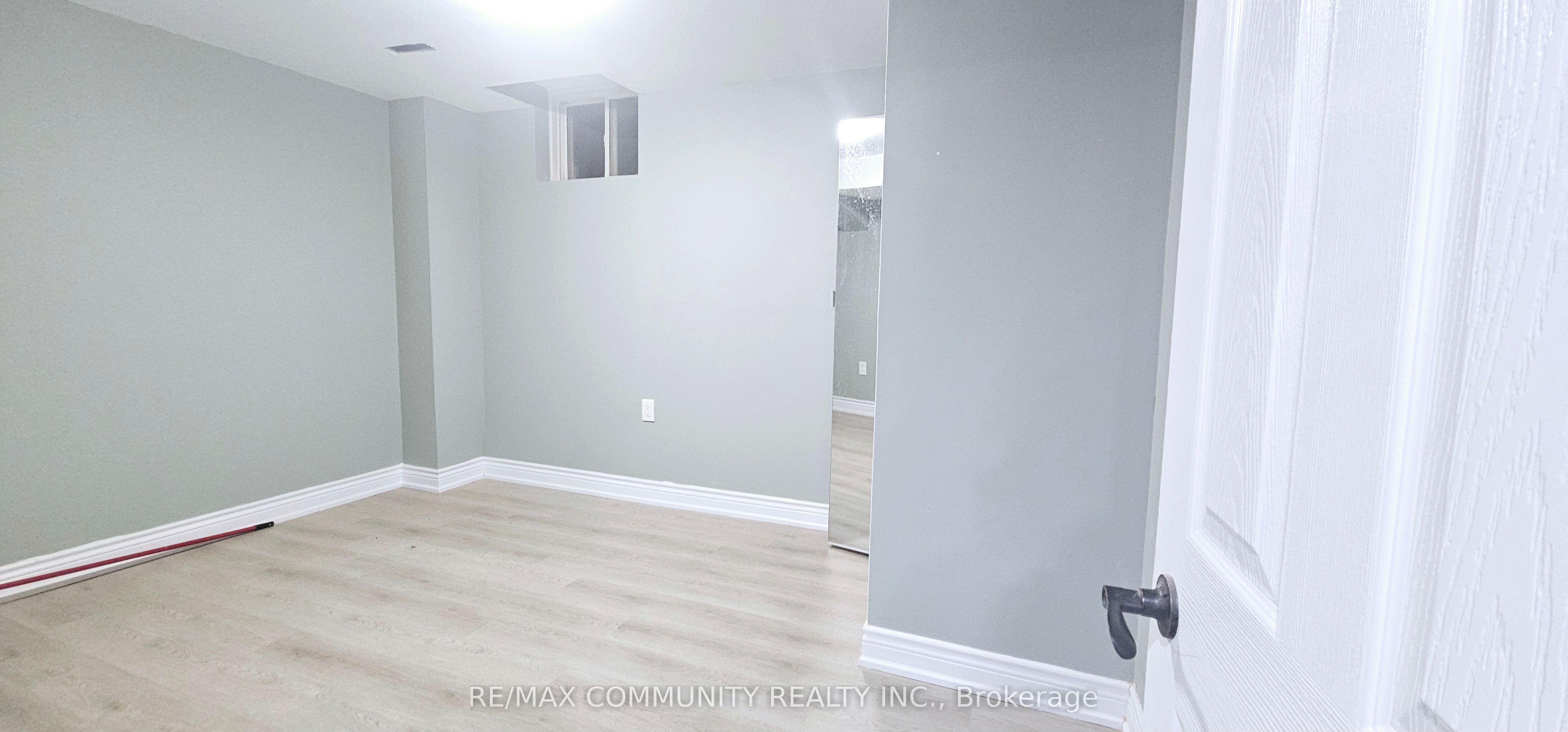 68 Hyacinth Crescent Basement Property Photo 10
