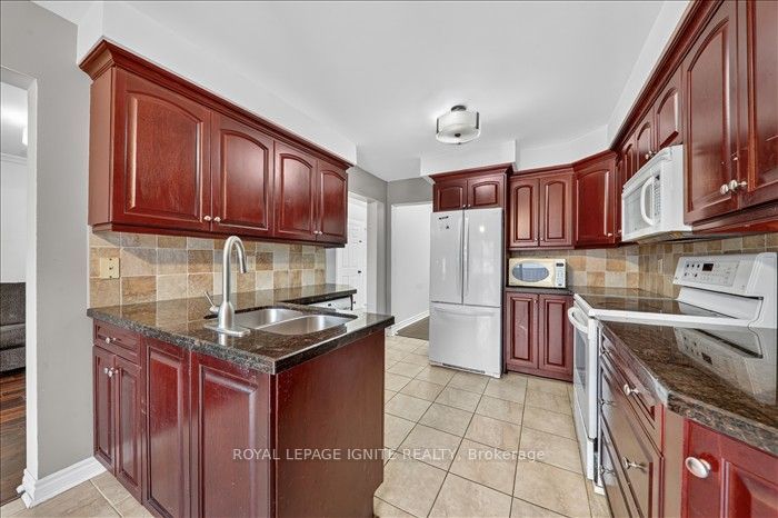 8 Vail Meadows Crescent Upper Property Photo 12
