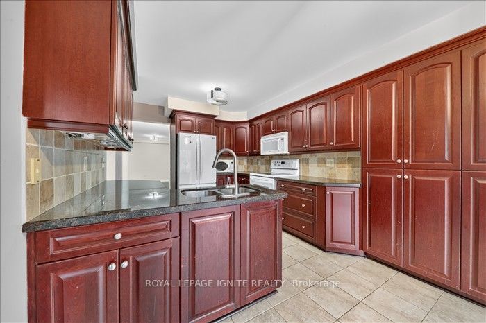 8 Vail Meadows Crescent Upper Property Photo 13