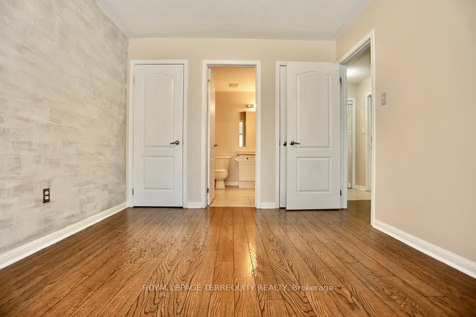8834 Sheppard Avenue E Property Photo 5