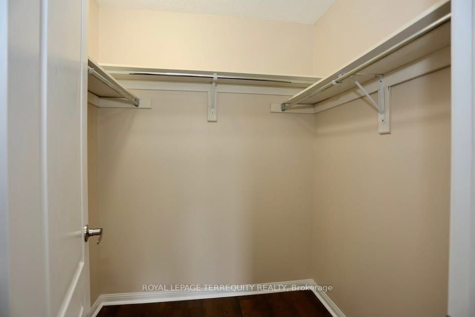 8834 Sheppard Avenue E Property Photo 7