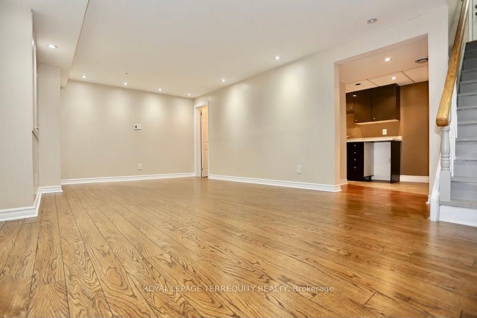 8834 Sheppard Avenue E Property Photo 10