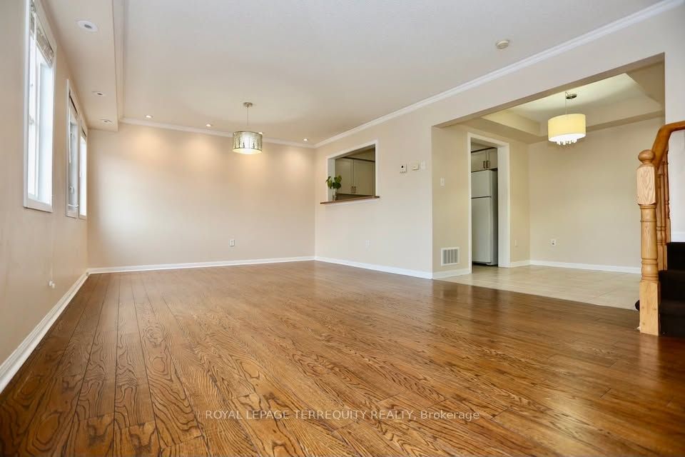 8834 Sheppard Avenue E Property Photo 15