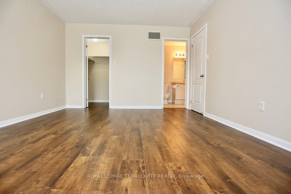 8834 Sheppard Avenue E Property Photo 16