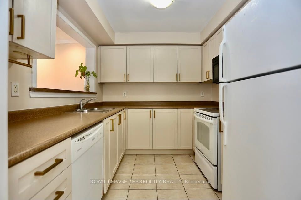 8834 Sheppard Avenue E Property Photo 19