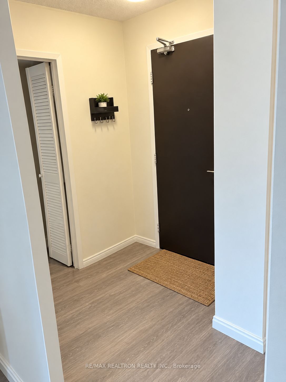 2 Glamorgan Avenue 715 Property Photo 2