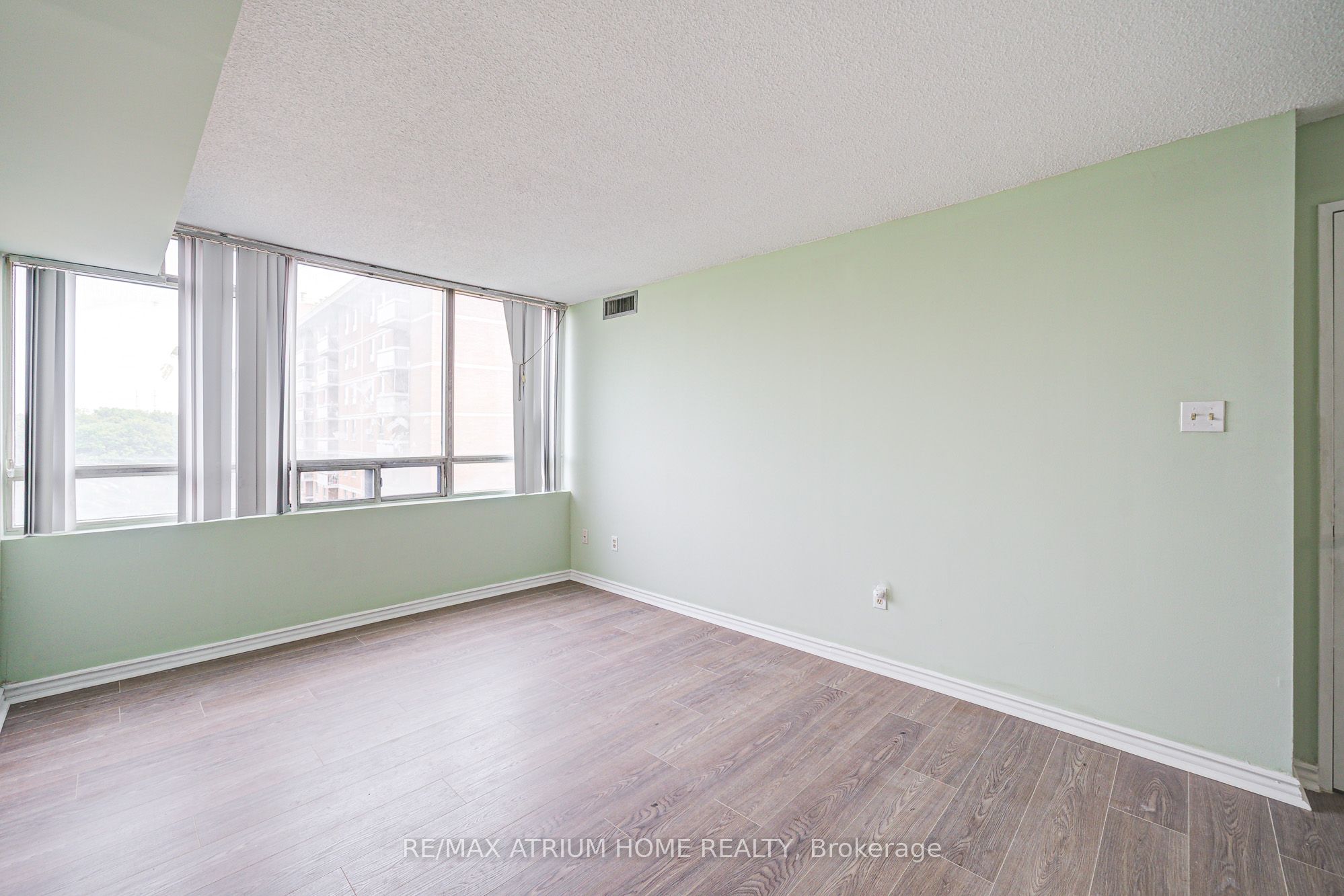 3050 Ellesmere Road 1515 Property Photo 28