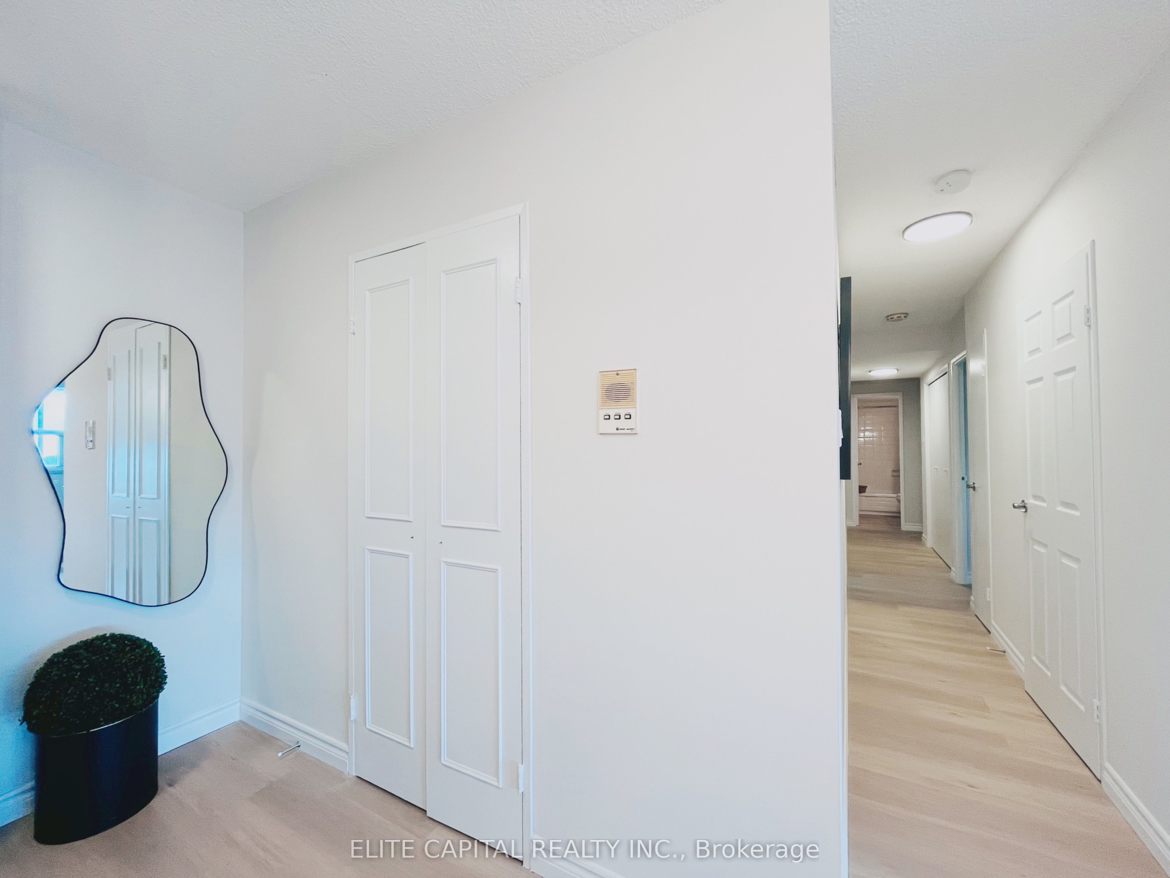 25 Silver Springs Boulevard 1701 Property Photo 20