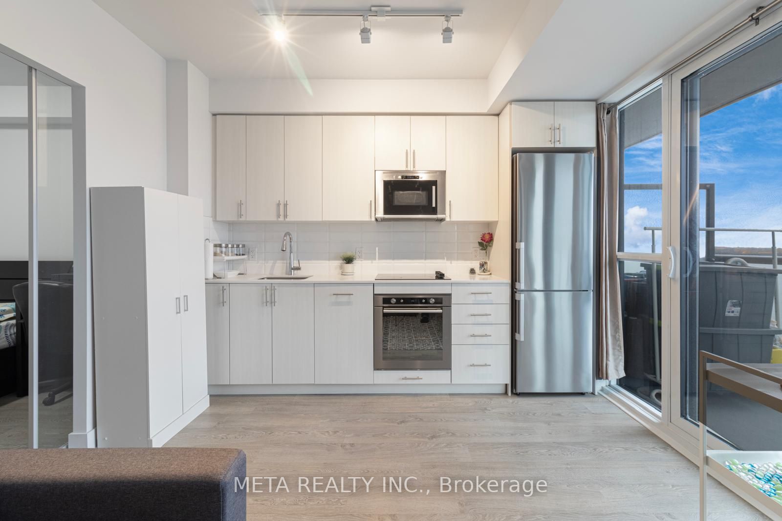 2550 Simcoe Street N 502 Property Photo 2