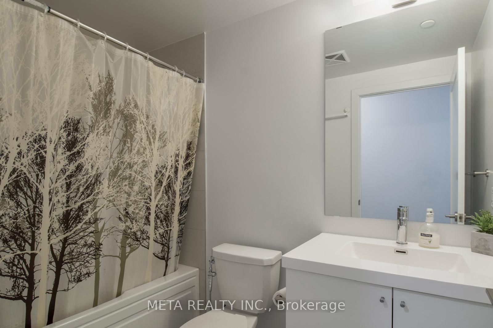 2550 Simcoe Street N 502 Property Photo 6